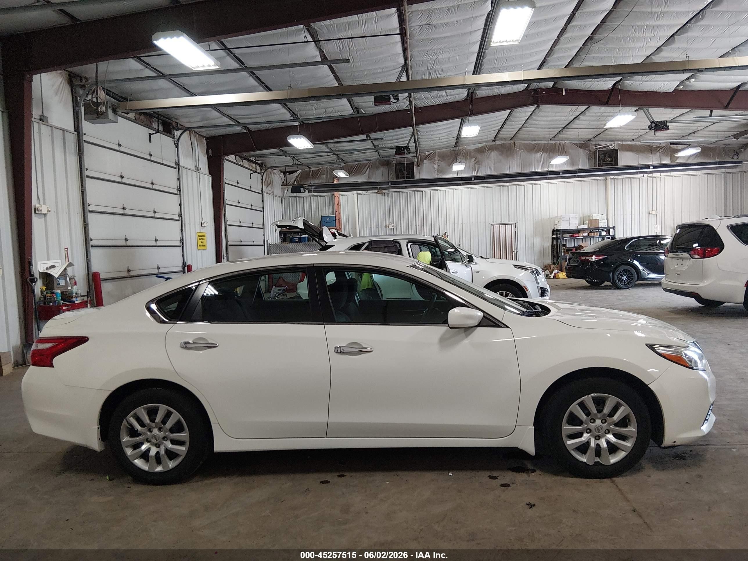 2017 Nissan Altima 2.5 S White vin: 1N4AL3AP2HC227750