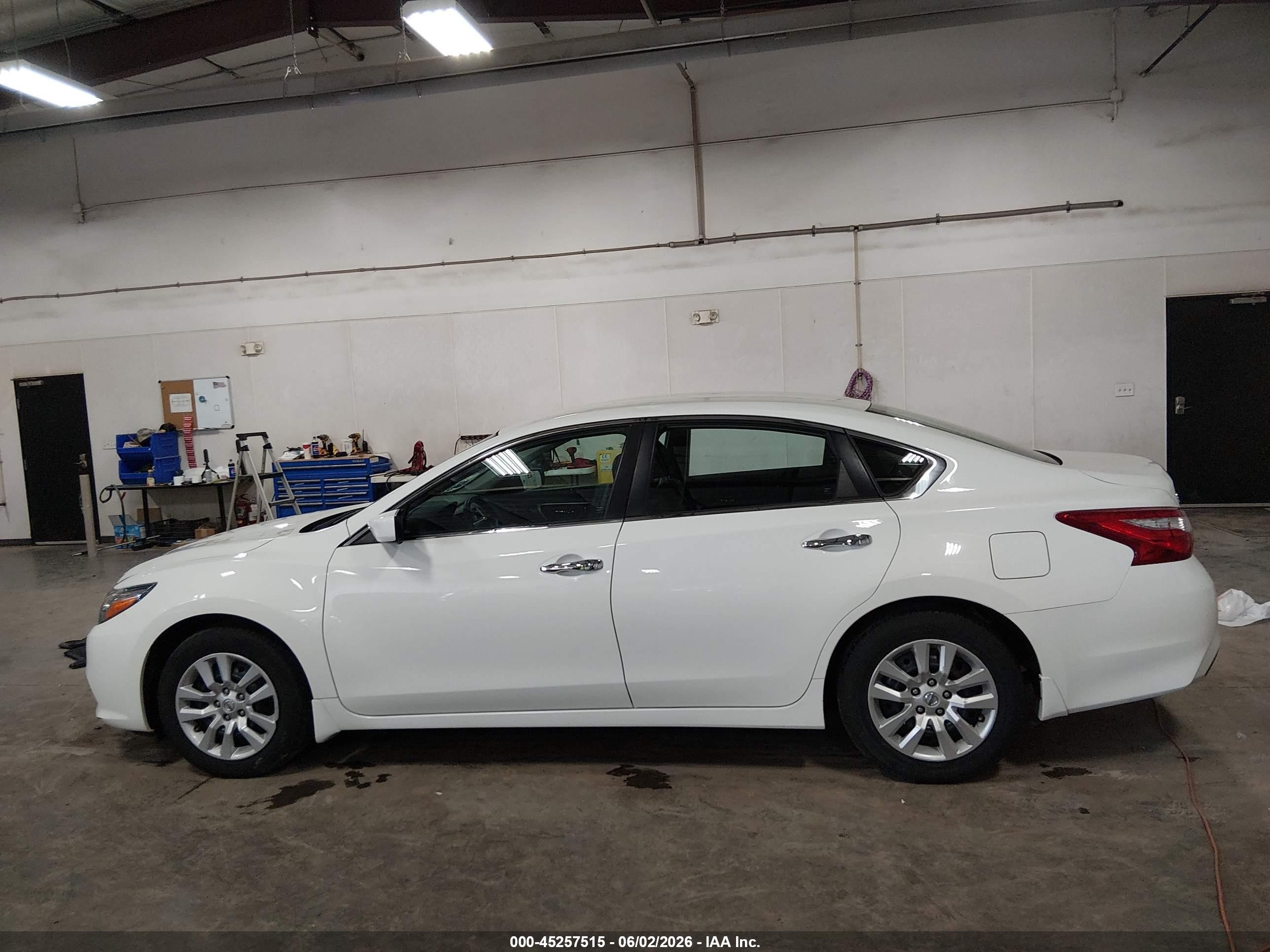 2017 Nissan Altima 2.5 S White vin: 1N4AL3AP2HC227750