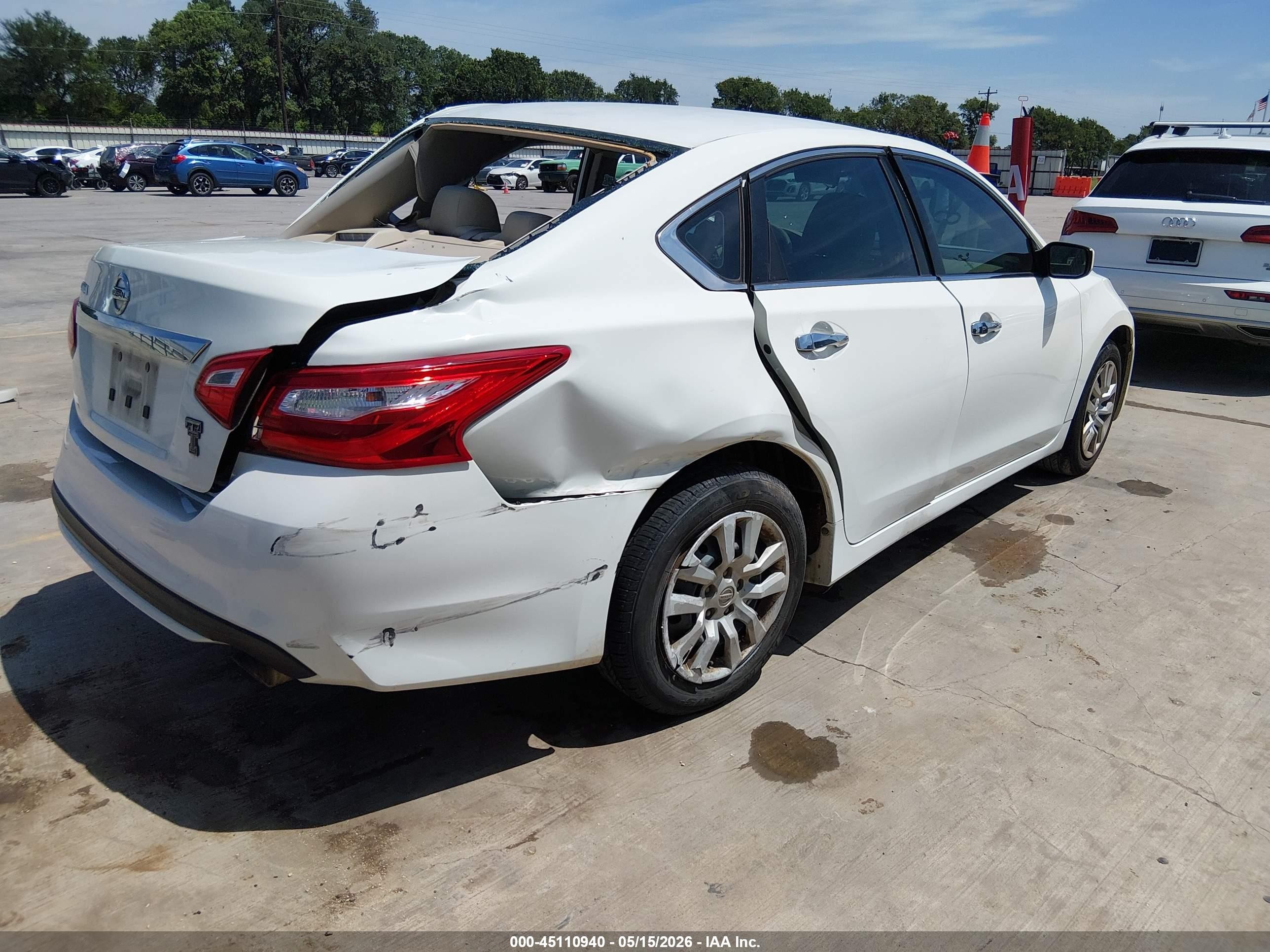 2017 Nissan Altima 2.5 S White vin: 1N4AL3AP2HN339405