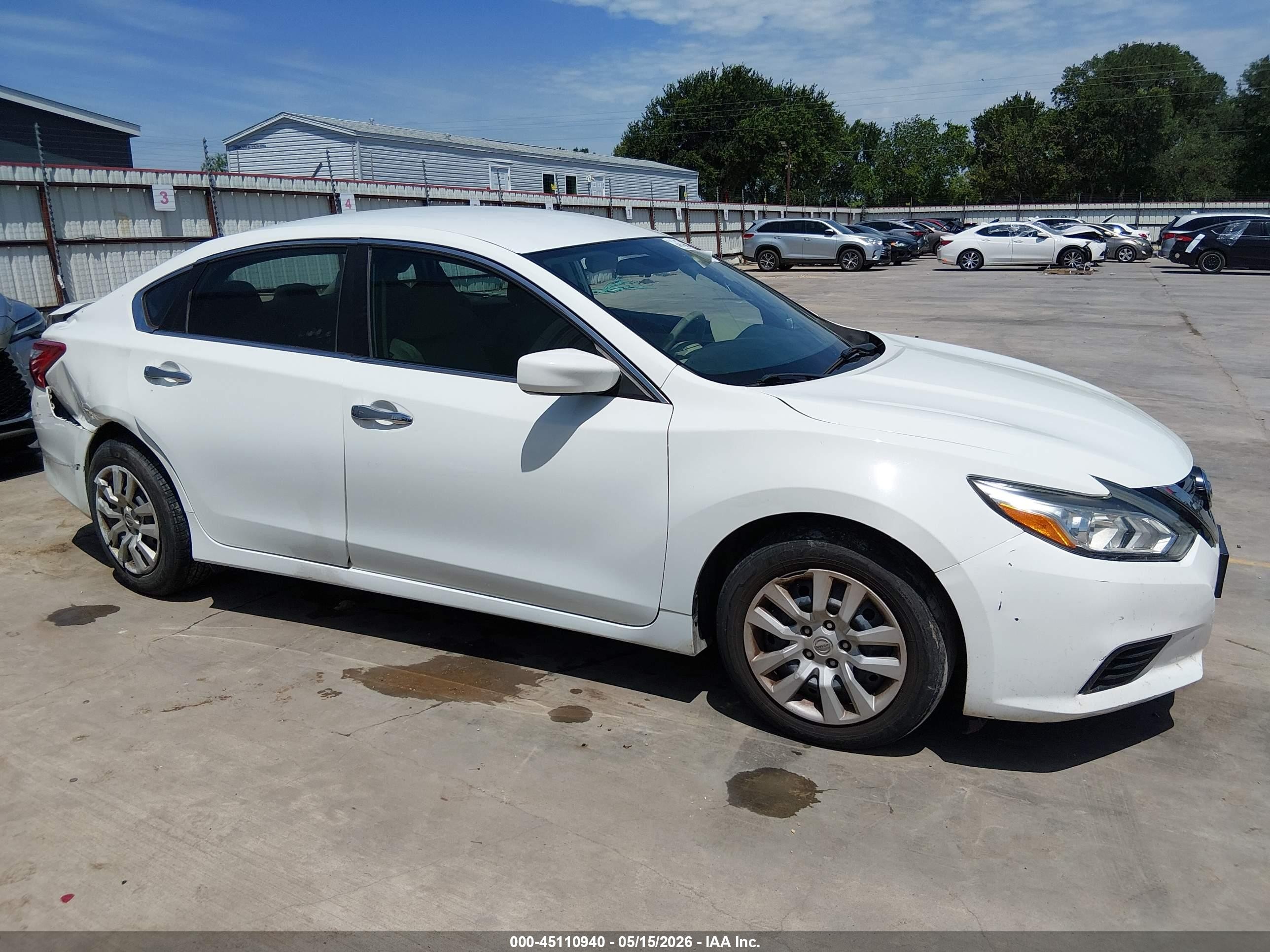 2017 Nissan Altima 2.5 S White vin: 1N4AL3AP2HN339405