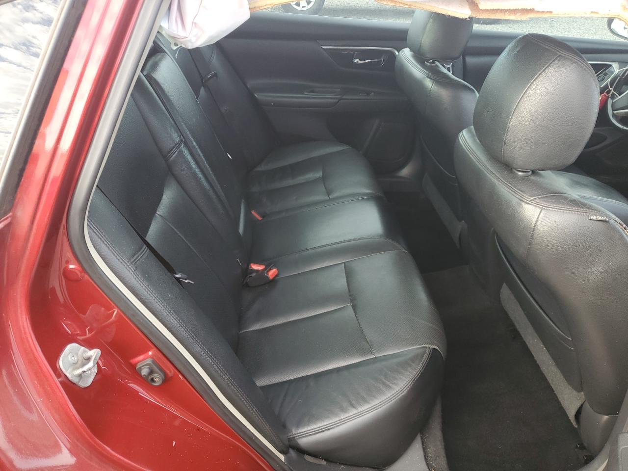 2013 Nissan Altima 2.5 Red vin: 1N4AL3AP3DC101083