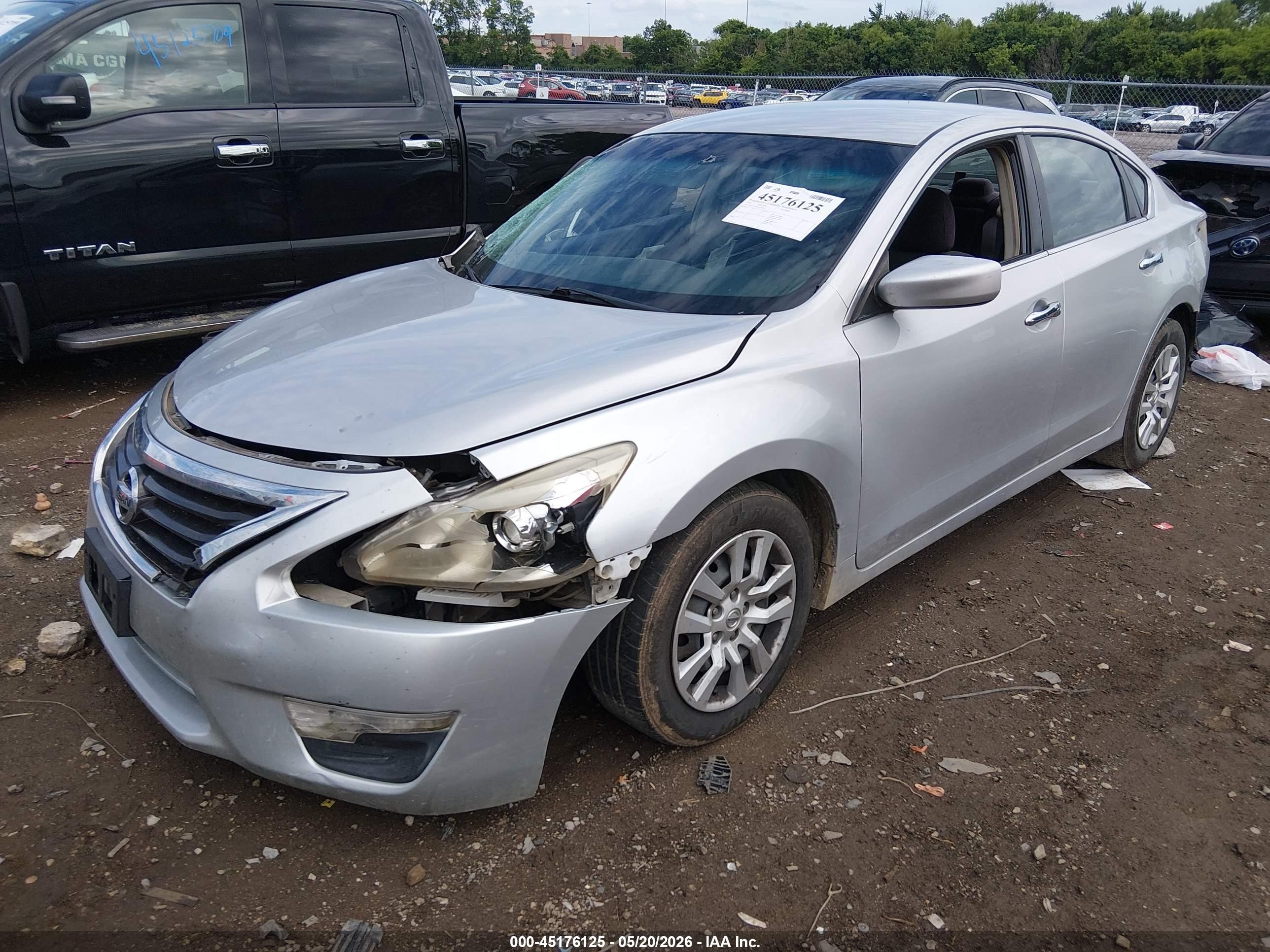 2013 Nissan Altima 2.5 S Silver vin: 1N4AL3AP3DC184918