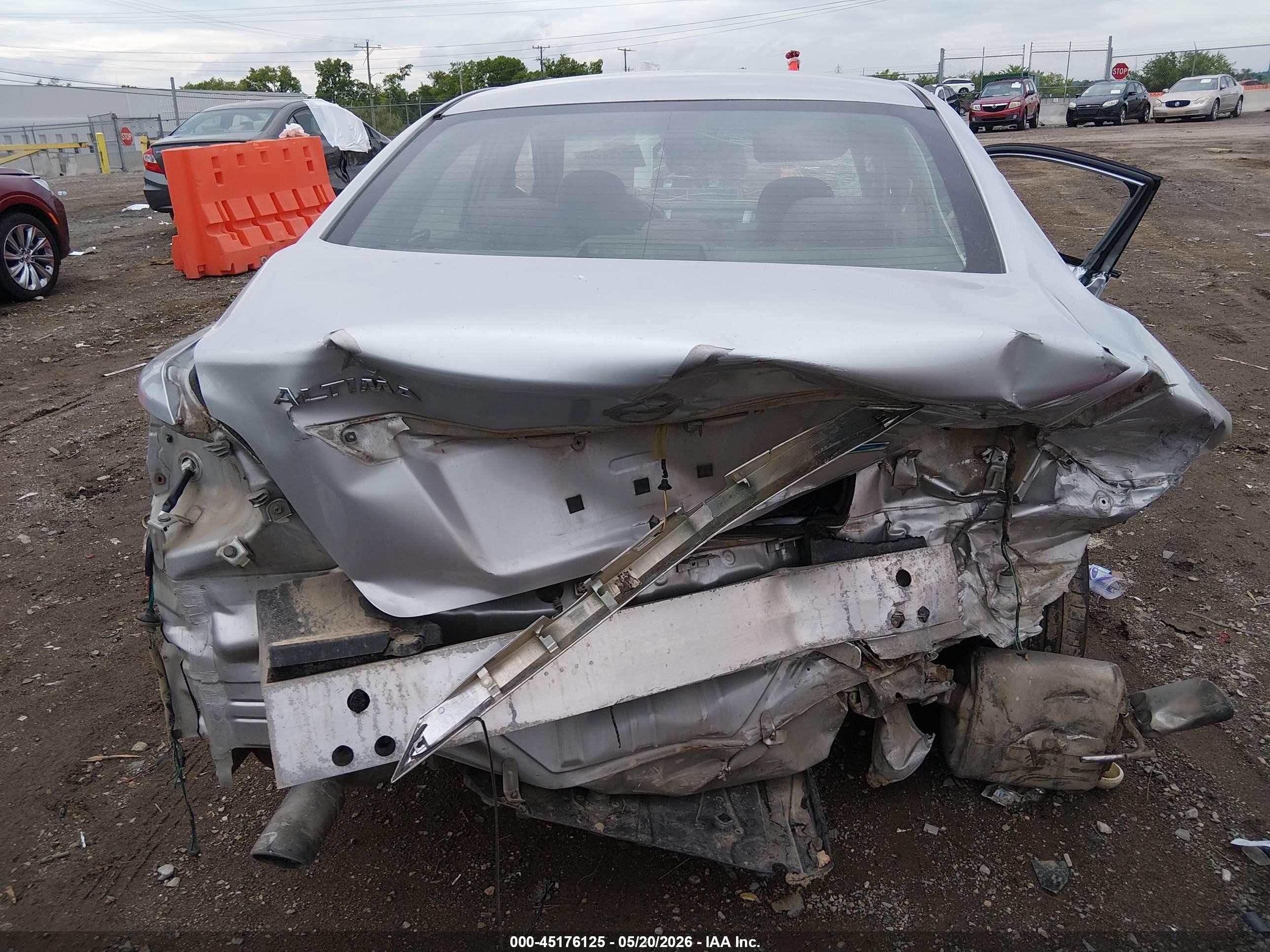 2013 Nissan Altima 2.5 S Silver vin: 1N4AL3AP3DC184918
