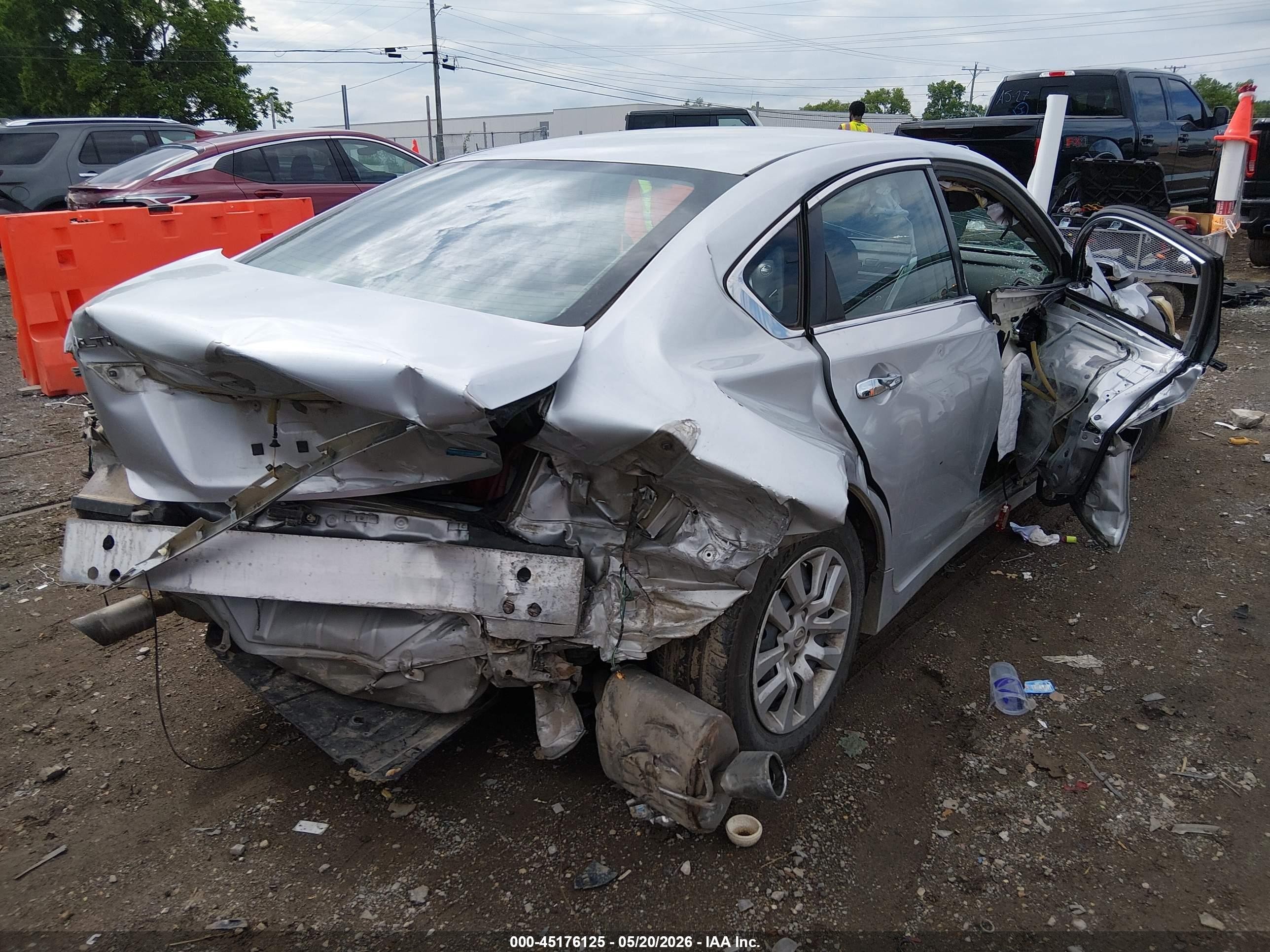 2013 Nissan Altima 2.5 S Silver vin: 1N4AL3AP3DC184918