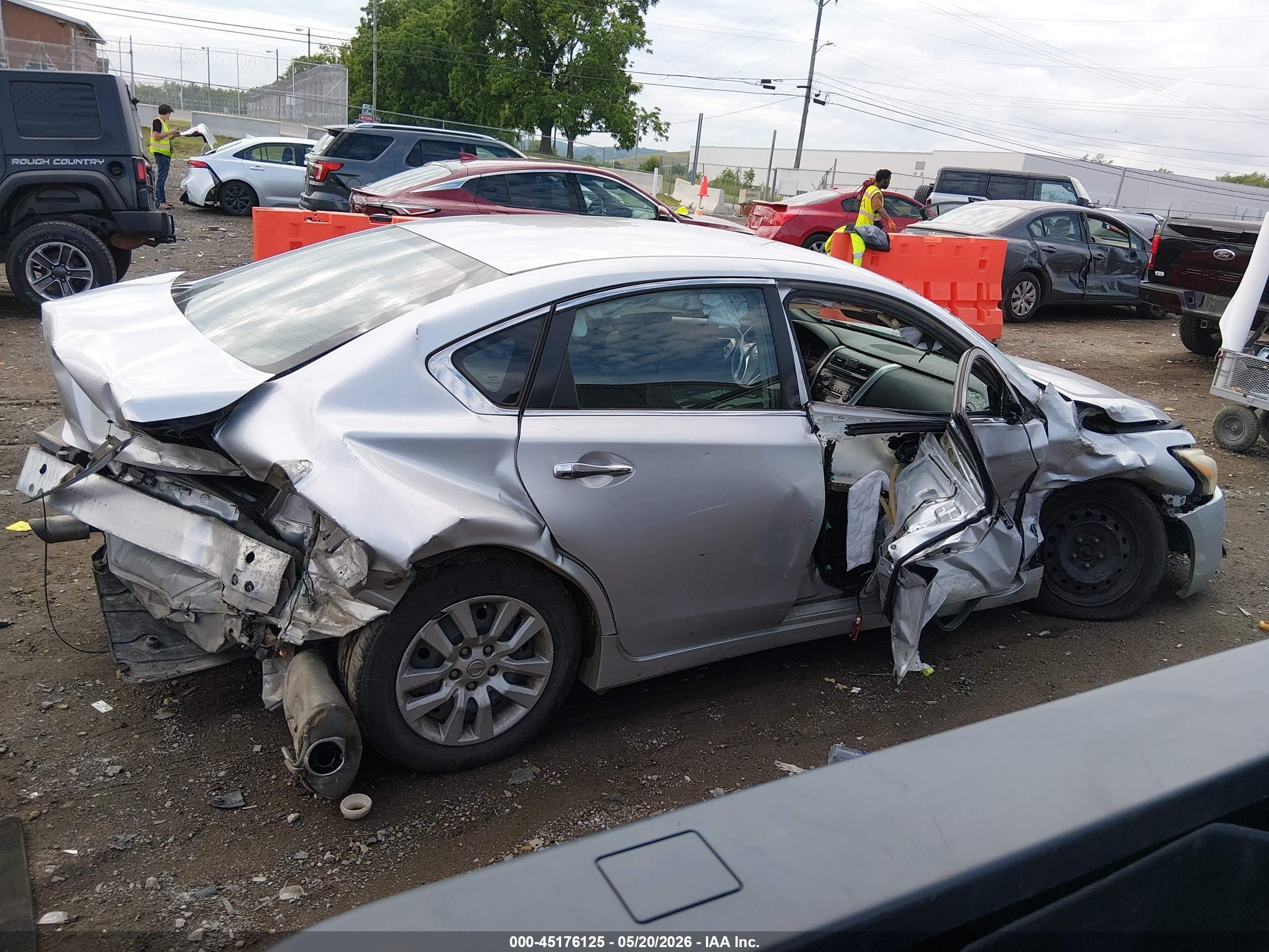 2013 Nissan Altima 2.5 S Silver vin: 1N4AL3AP3DC184918
