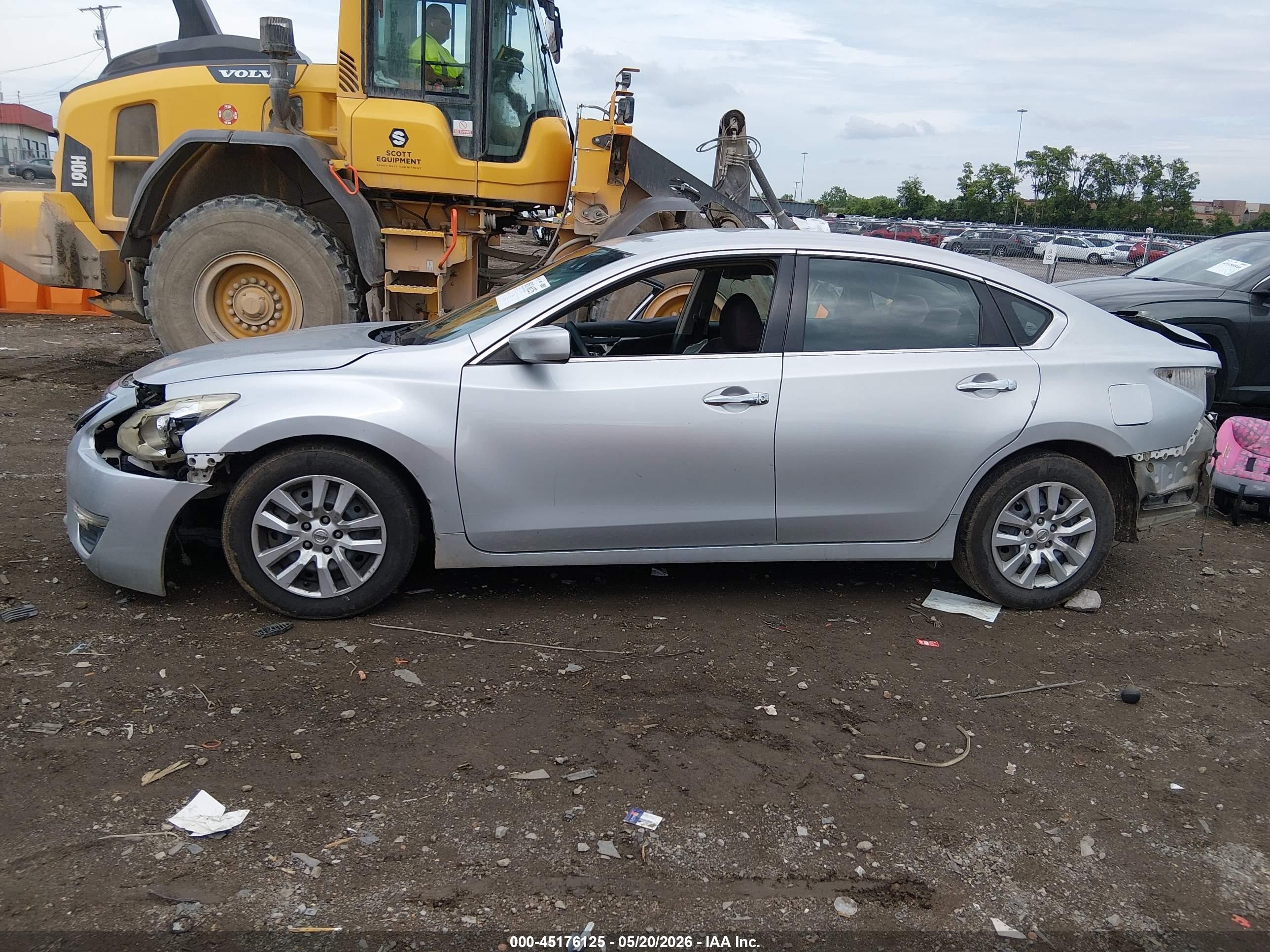 2013 Nissan Altima 2.5 S Silver vin: 1N4AL3AP3DC184918