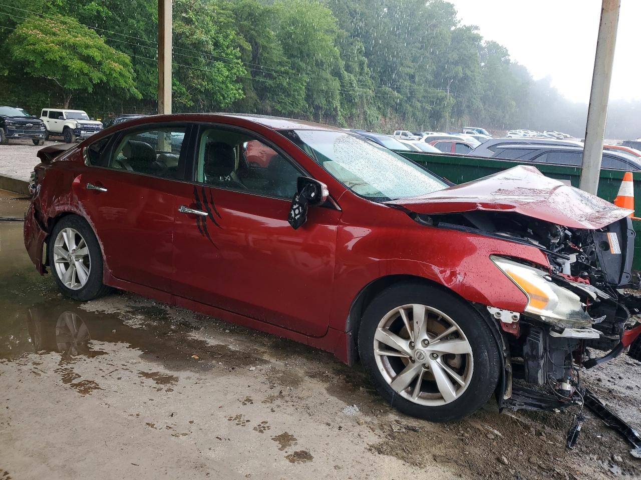 2013 Nissan Altima 2.5 Red vin: 1N4AL3AP3DC247452