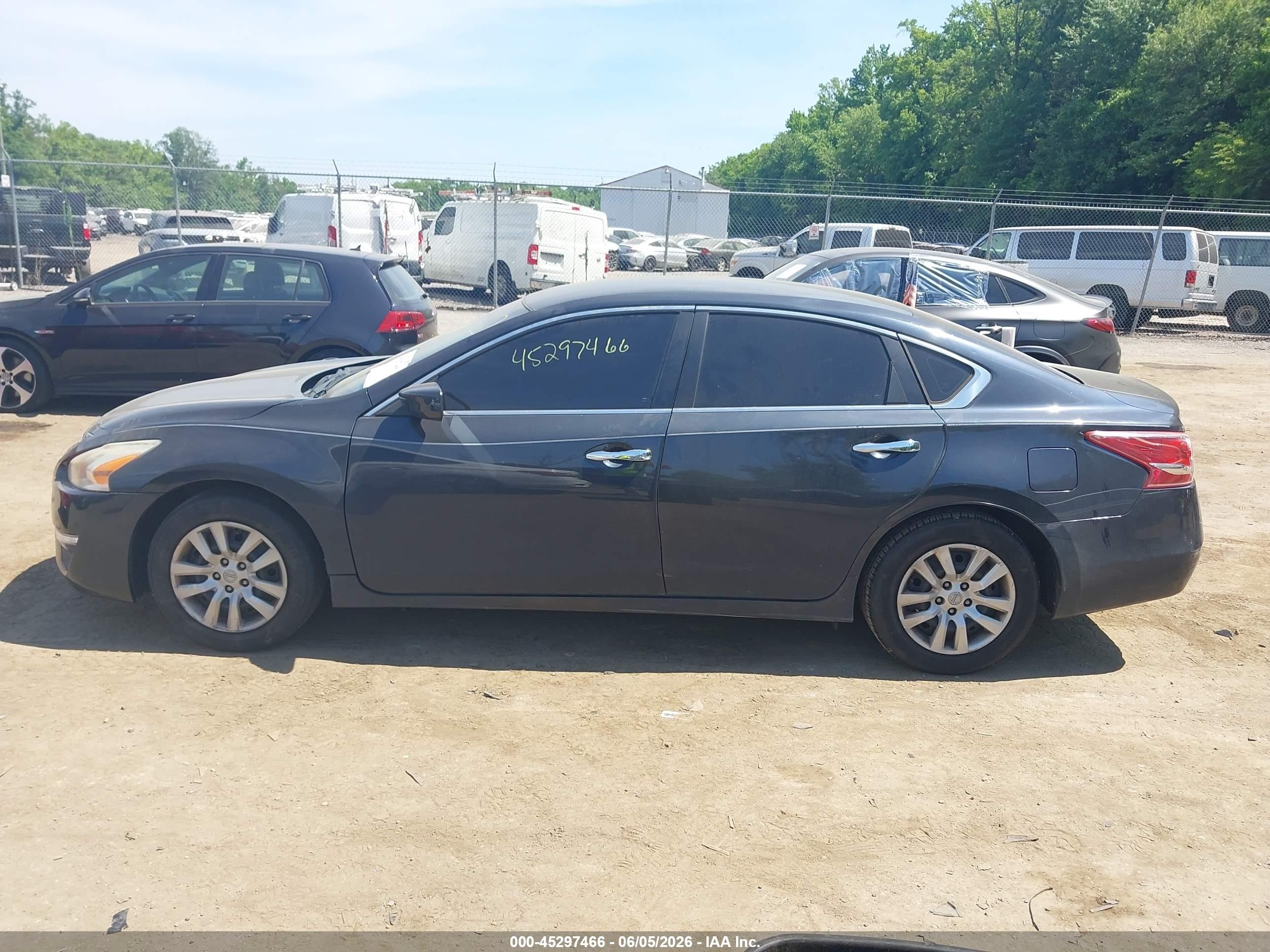 2013 Nissan Altima 2.5 Dark Blue vin: 1N4AL3AP3DC260718