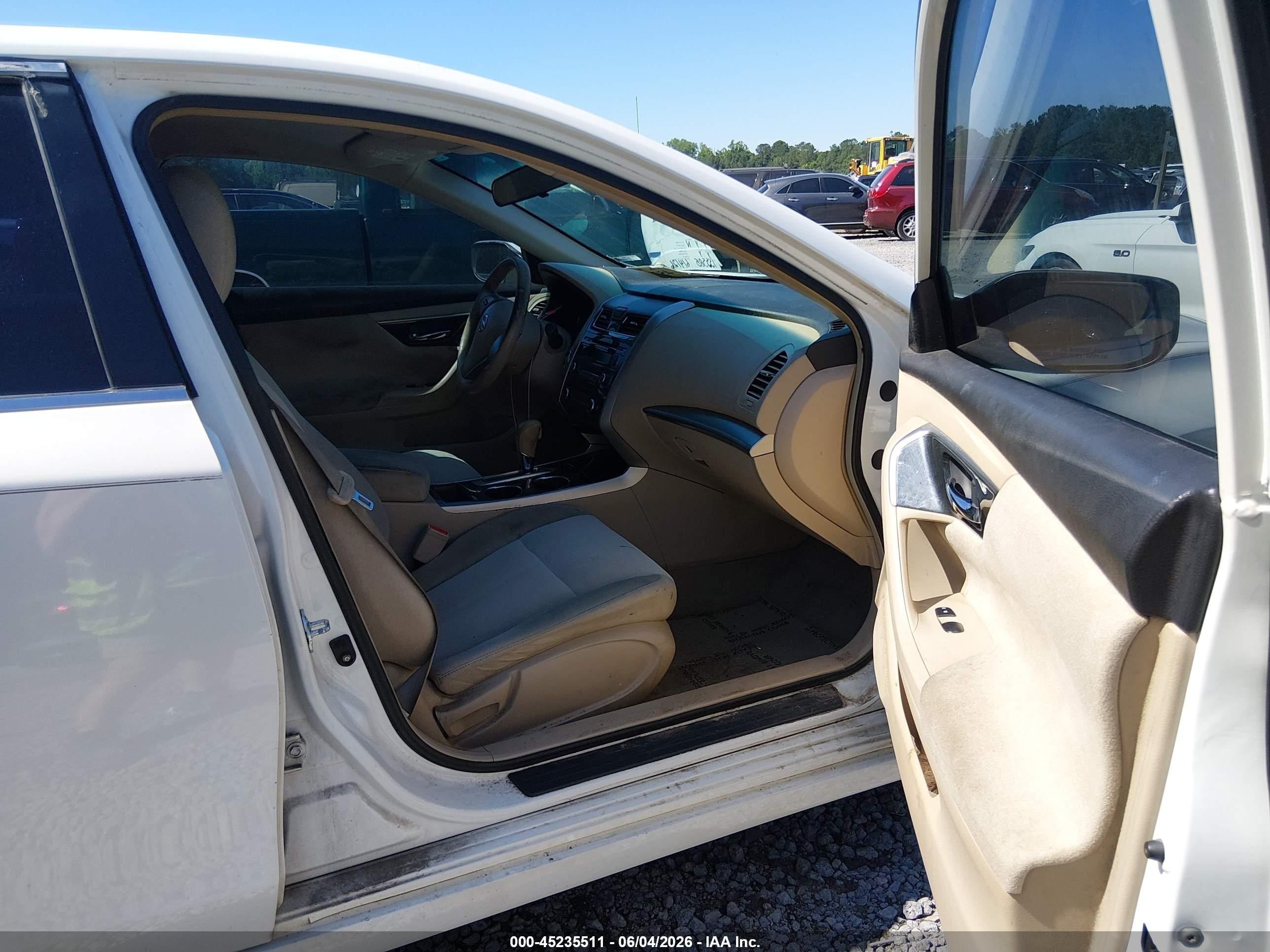 2013 Nissan Altima 2.5 White vin: 1N4AL3AP3DC274084