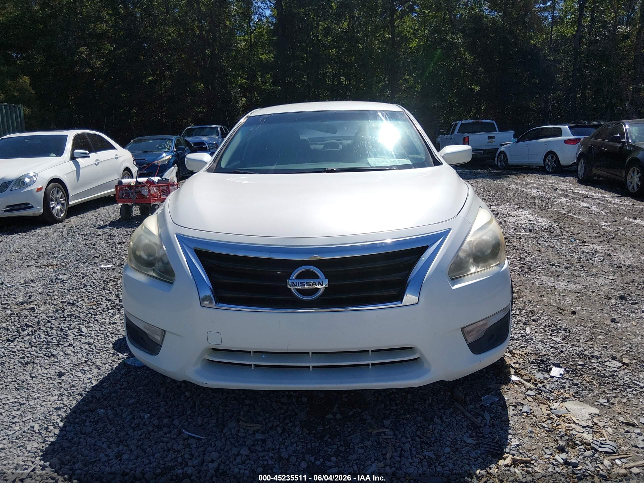 2013 Nissan Altima 2.5 White vin: 1N4AL3AP3DC274084