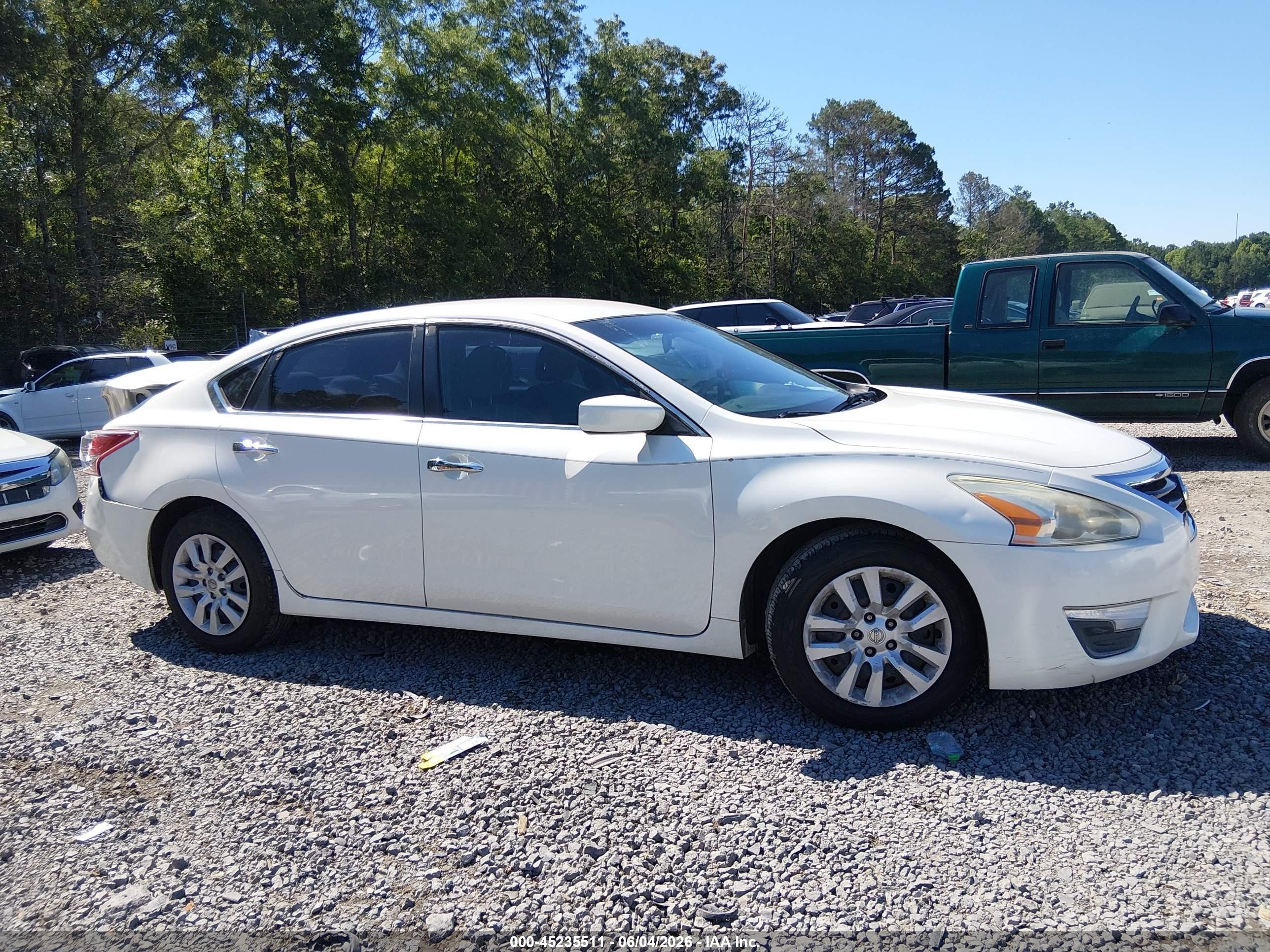 2013 Nissan Altima 2.5 White vin: 1N4AL3AP3DC274084