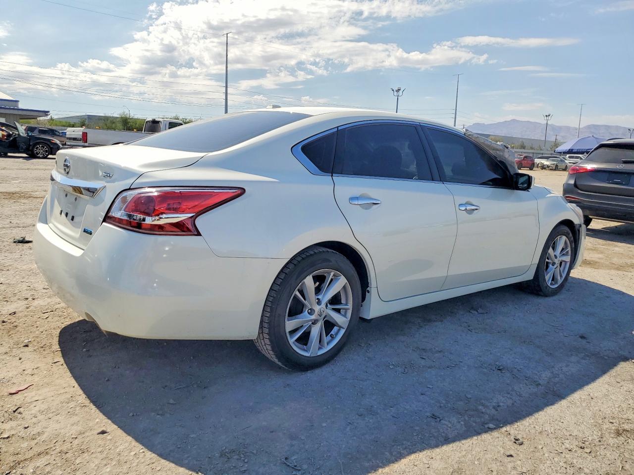 2013 Nissan Altima 2.5 Белый vin: 1N4AL3AP3DC276417