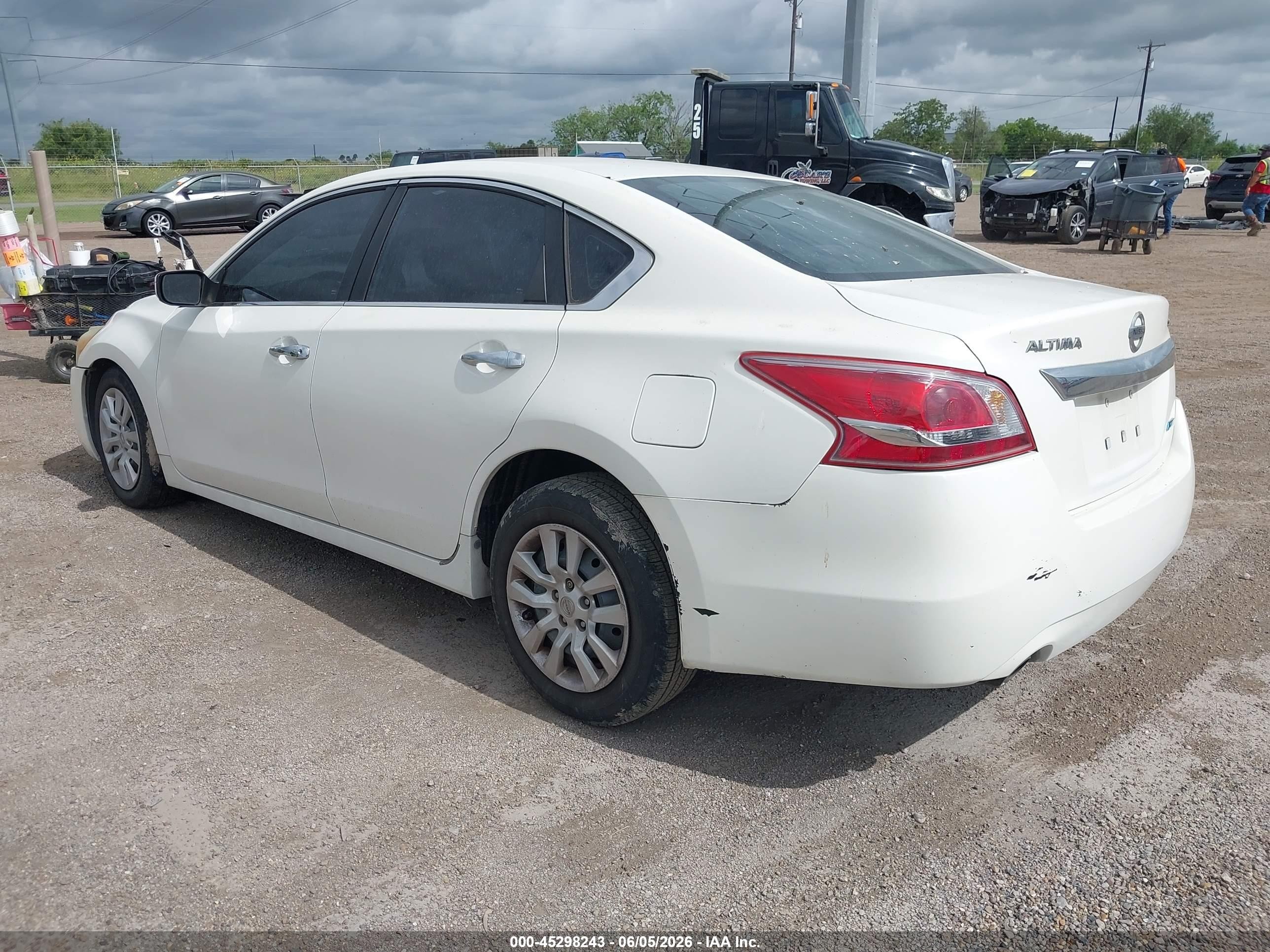 2013 Nissan Altima 2.5 S Белый vin: 1N4AL3AP3DC283691
