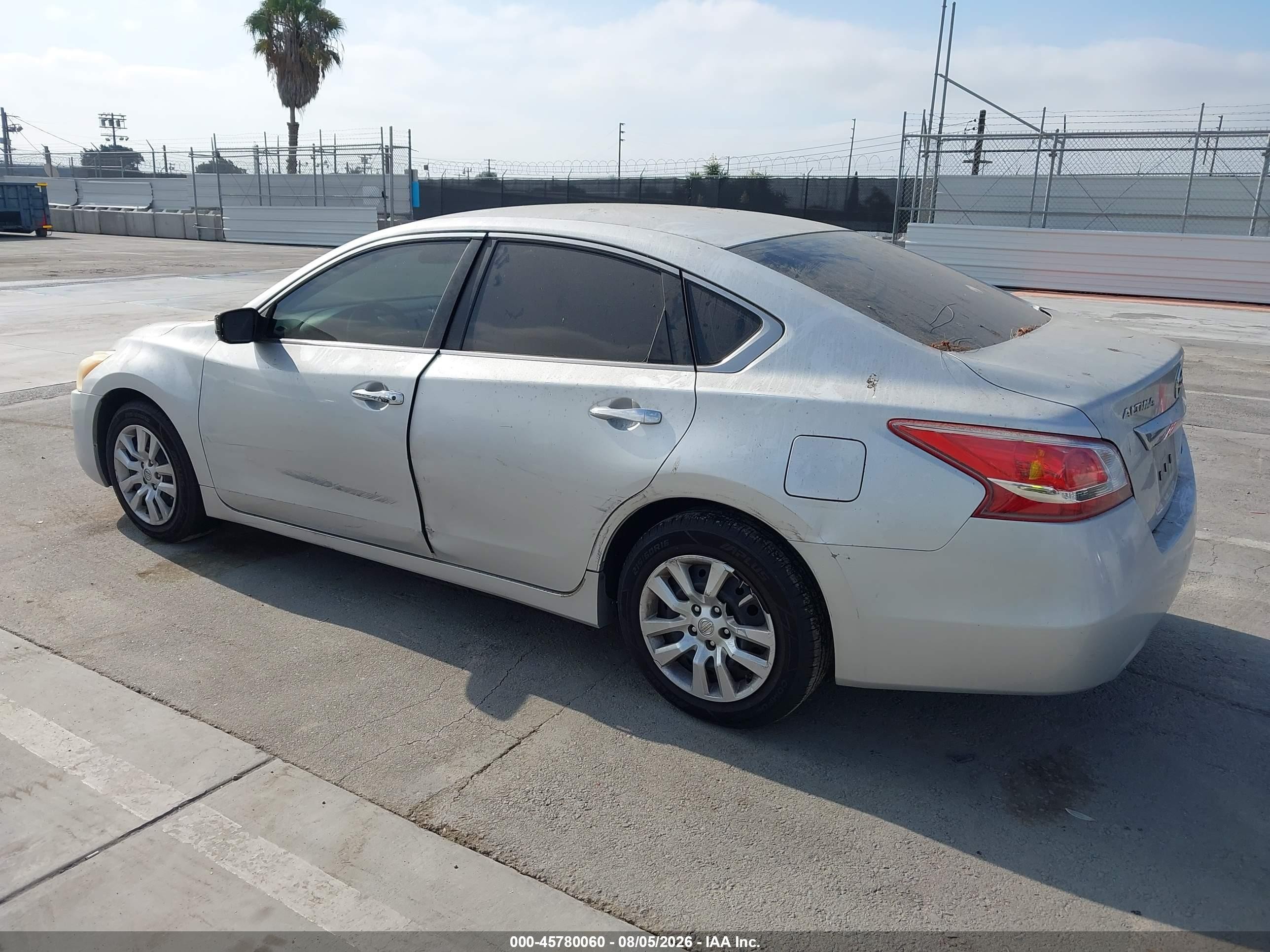2013 Nissan Altima 2.5 S Серебряный vin: 1N4AL3AP3DC298689
