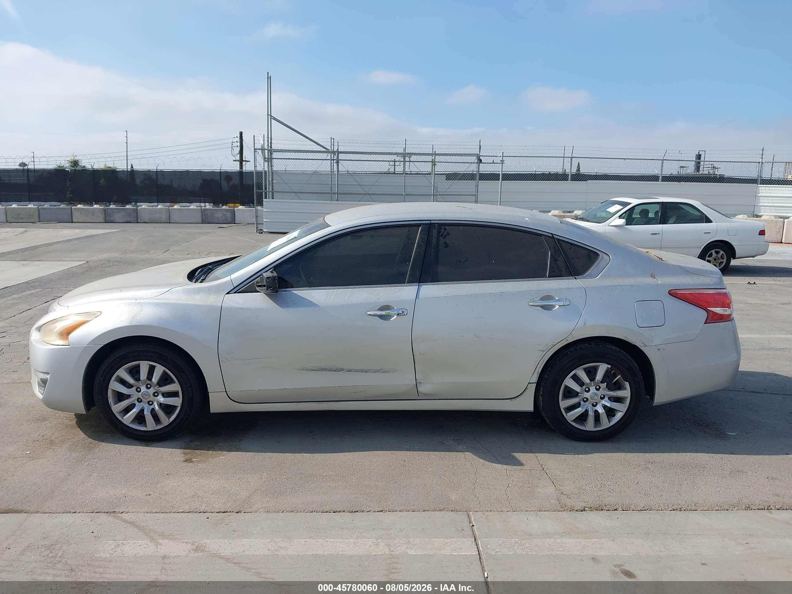 2013 Nissan Altima 2.5 S Серебряный vin: 1N4AL3AP3DC298689