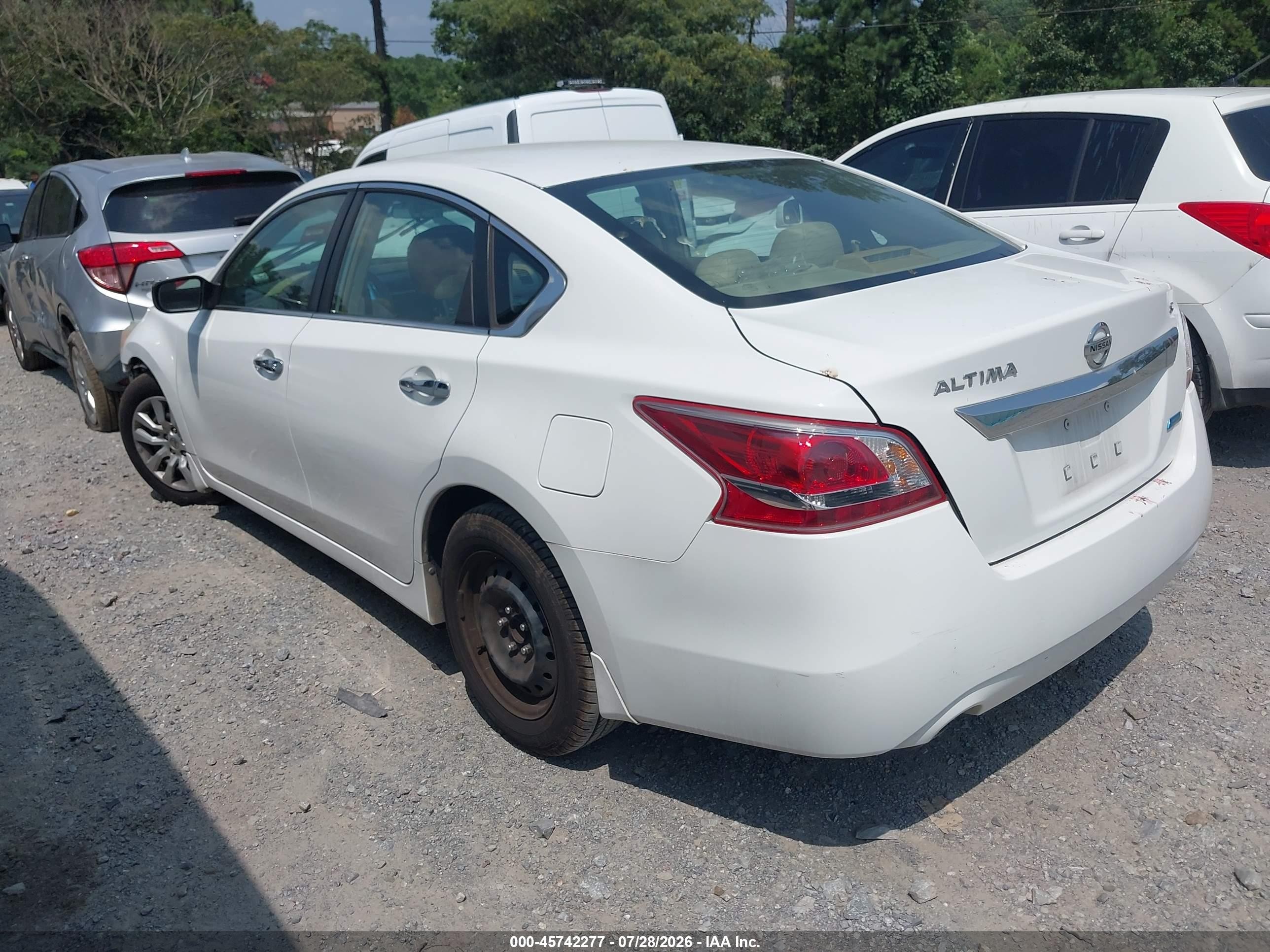 2013 Nissan Altima 2.5 S White vin: 1N4AL3AP3DC914732