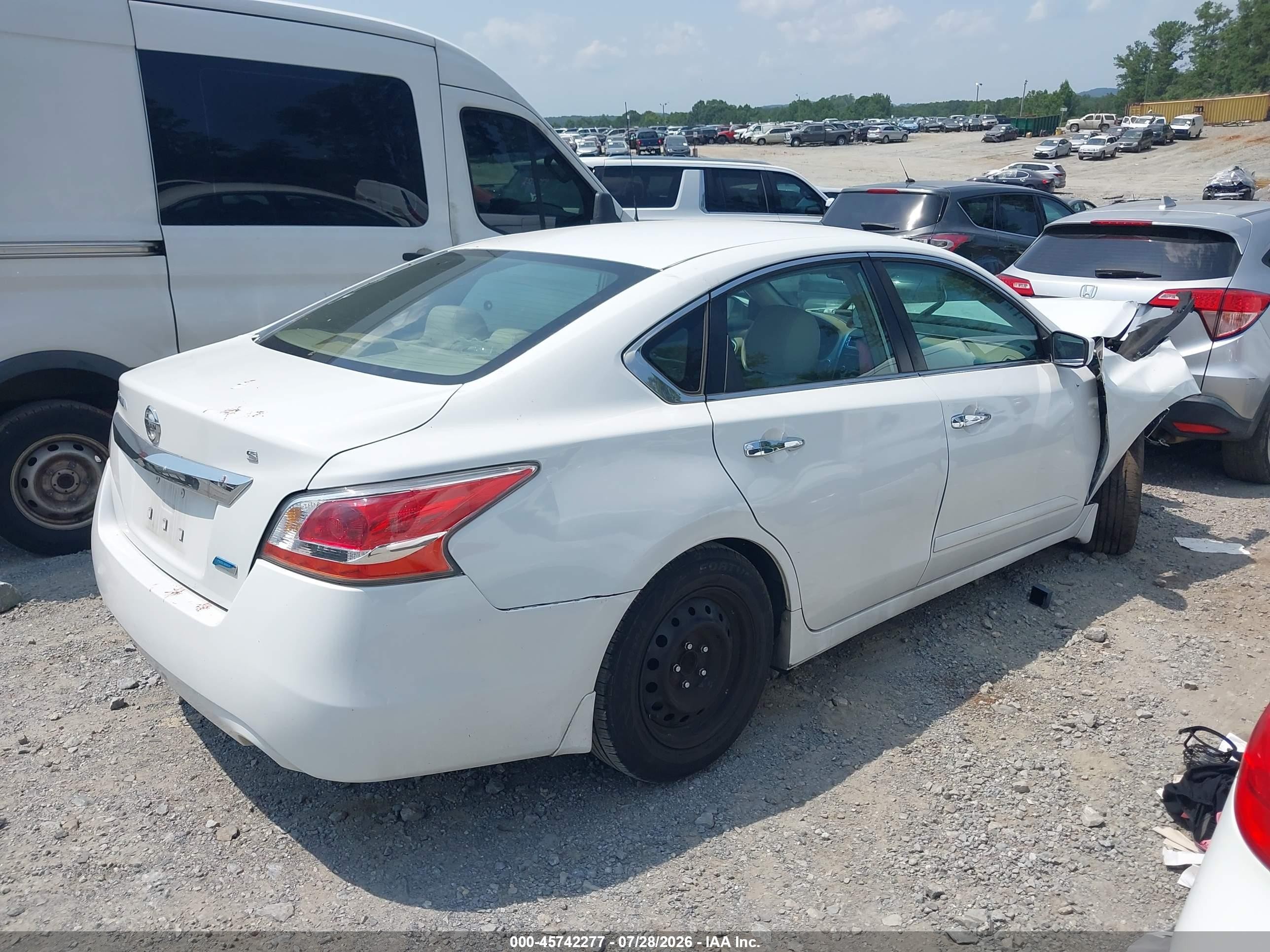 2013 Nissan Altima 2.5 S White vin: 1N4AL3AP3DC914732