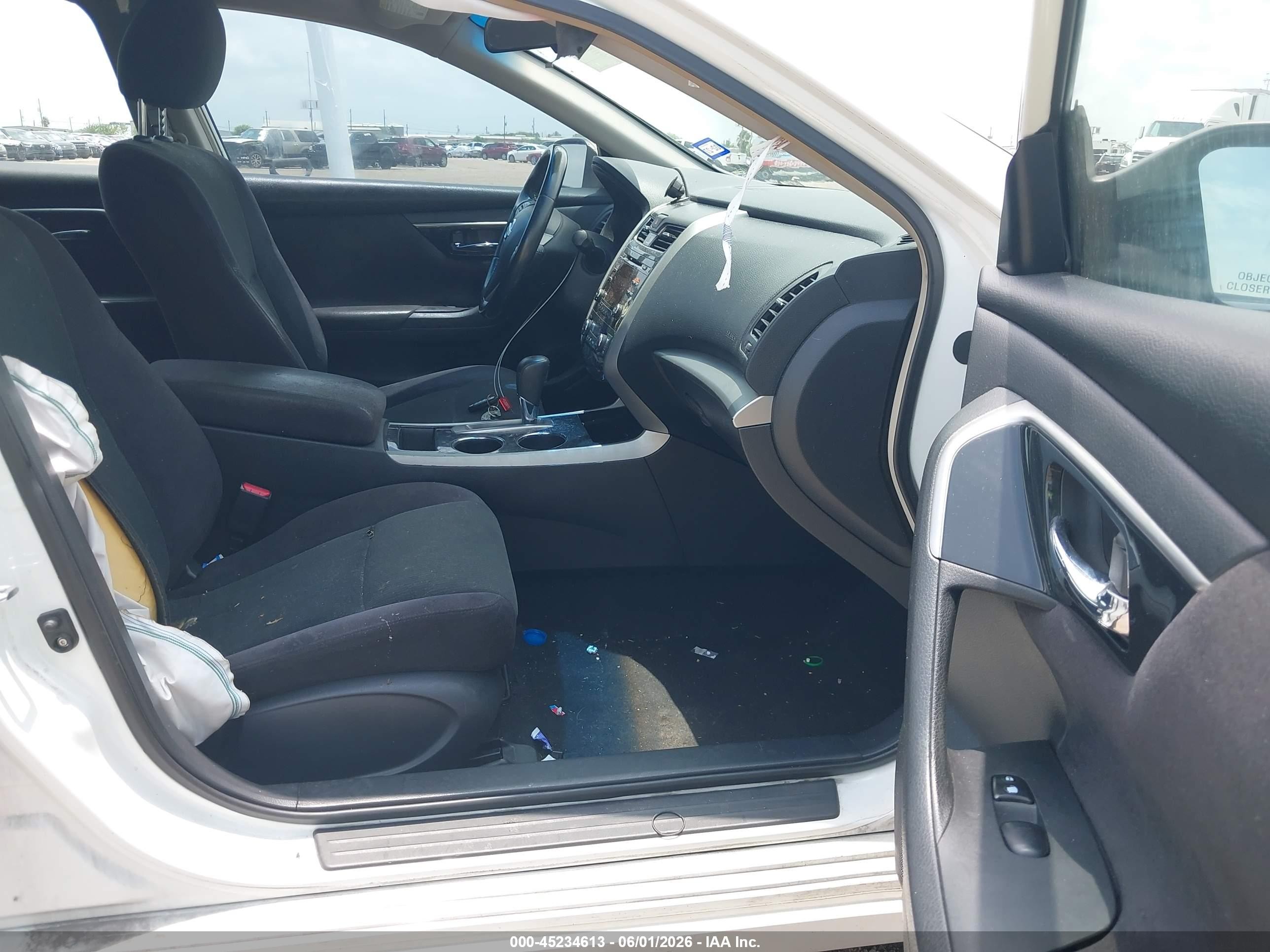 2013 Nissan Altima 2.5 Sv White vin: 1N4AL3AP3DN408046