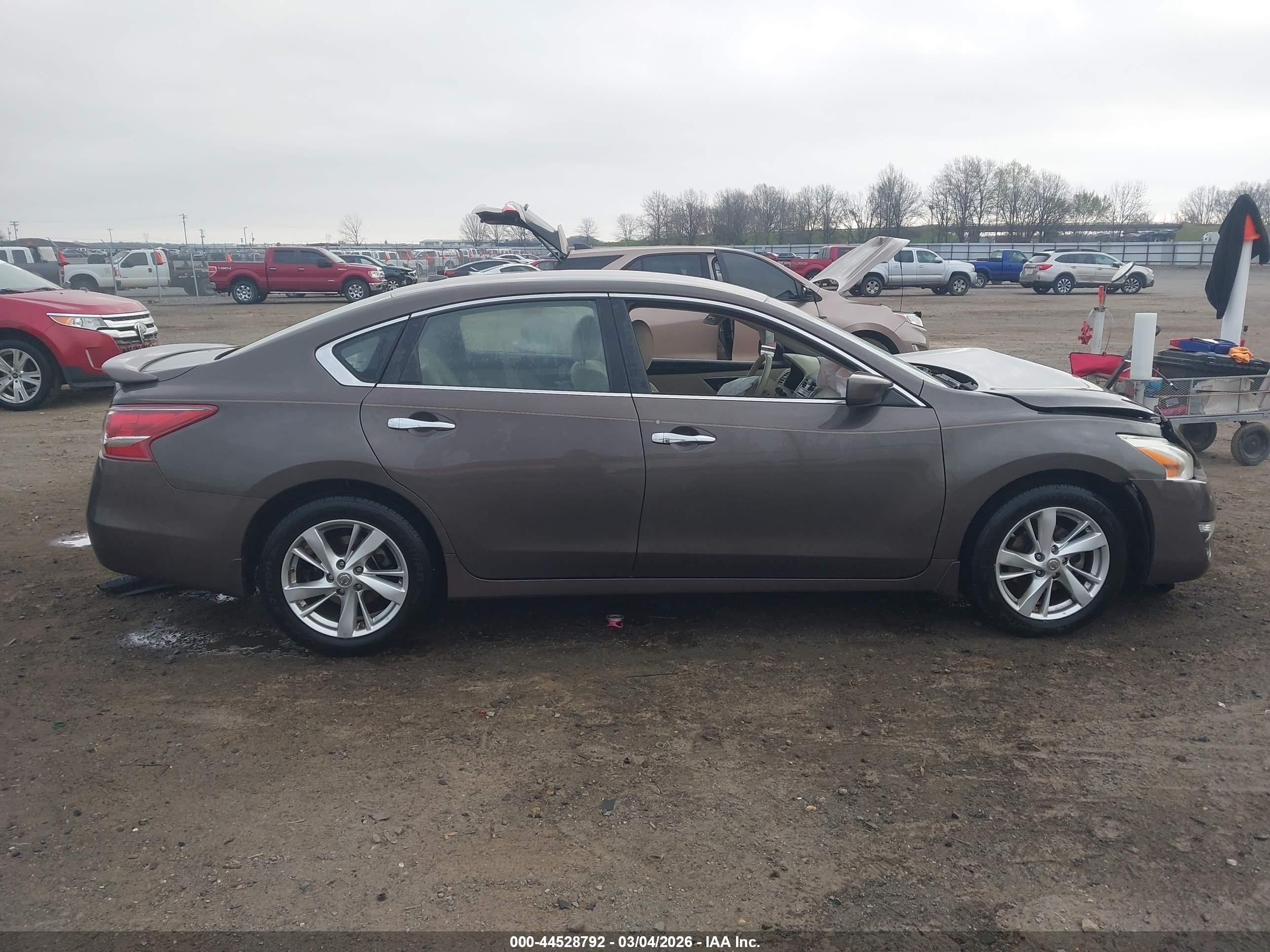 2013 Nissan Altima 2.5 Sv Brown vin: 1N4AL3AP3DN427731
