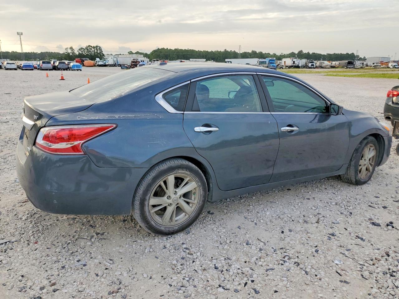 2013 Nissan Altima 2.5/s/sv/sl Gray vin: 1N4AL3AP3DN490067