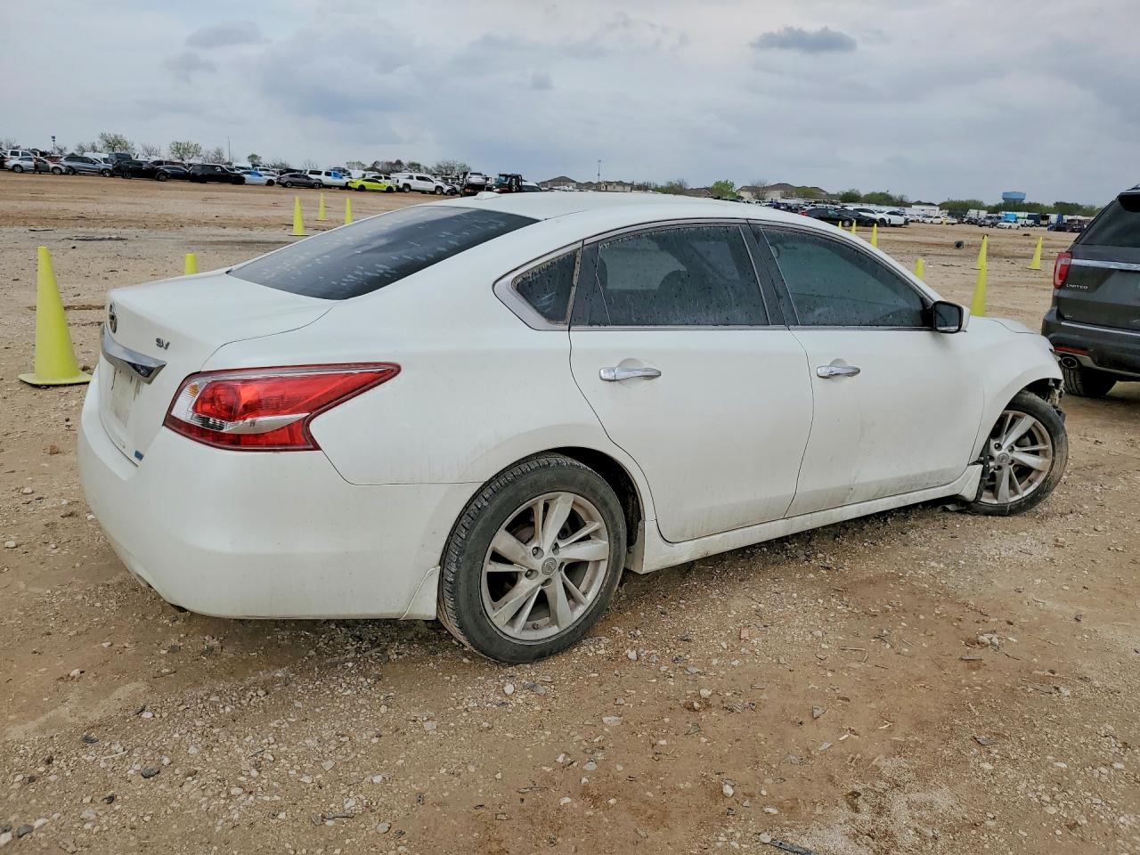 2013 Nissan Altima 2.5 White vin: 1N4AL3AP3DN502623
