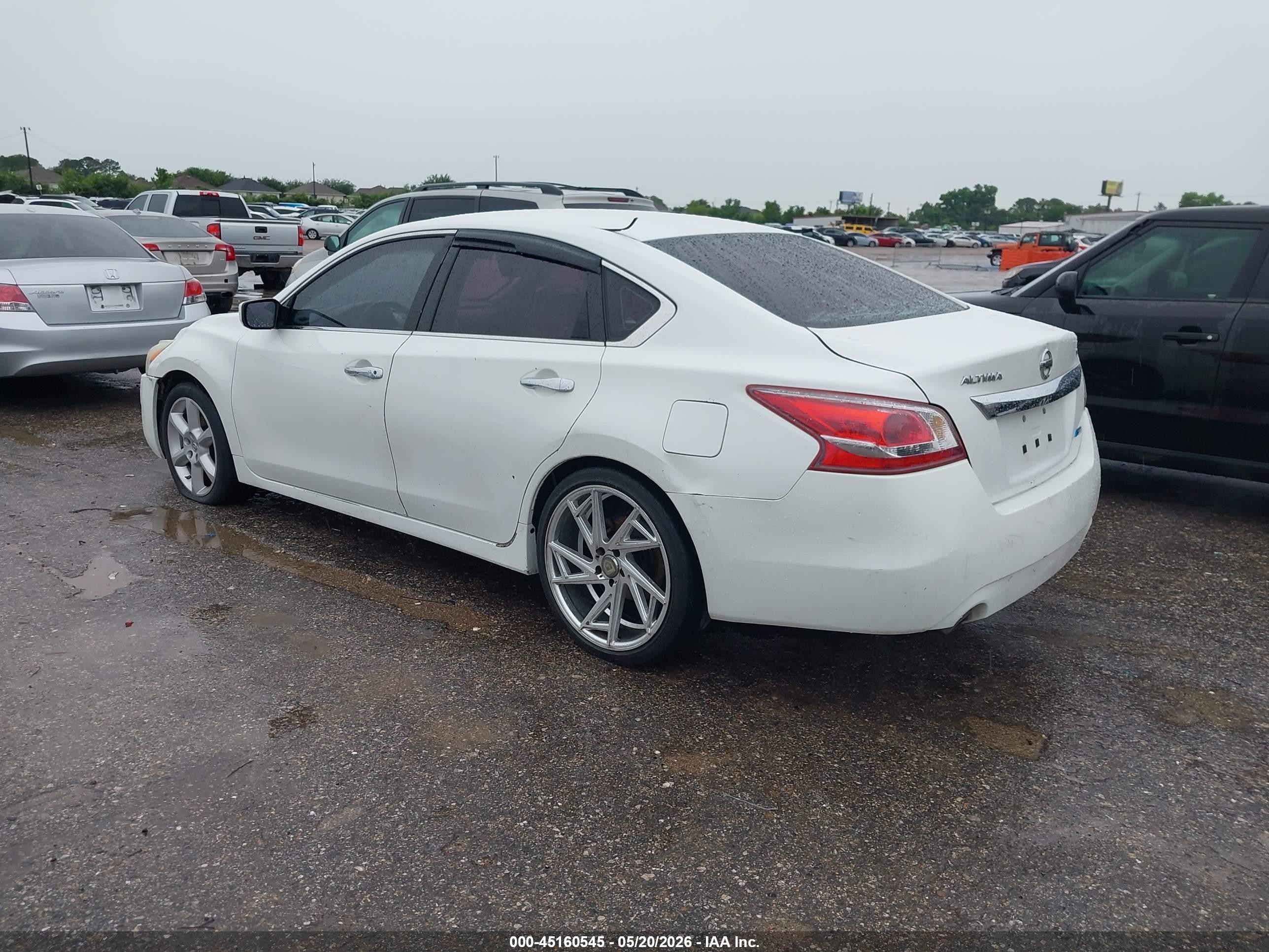2013 Nissan Altima 2.5 S White vin: 1N4AL3AP3DN548789