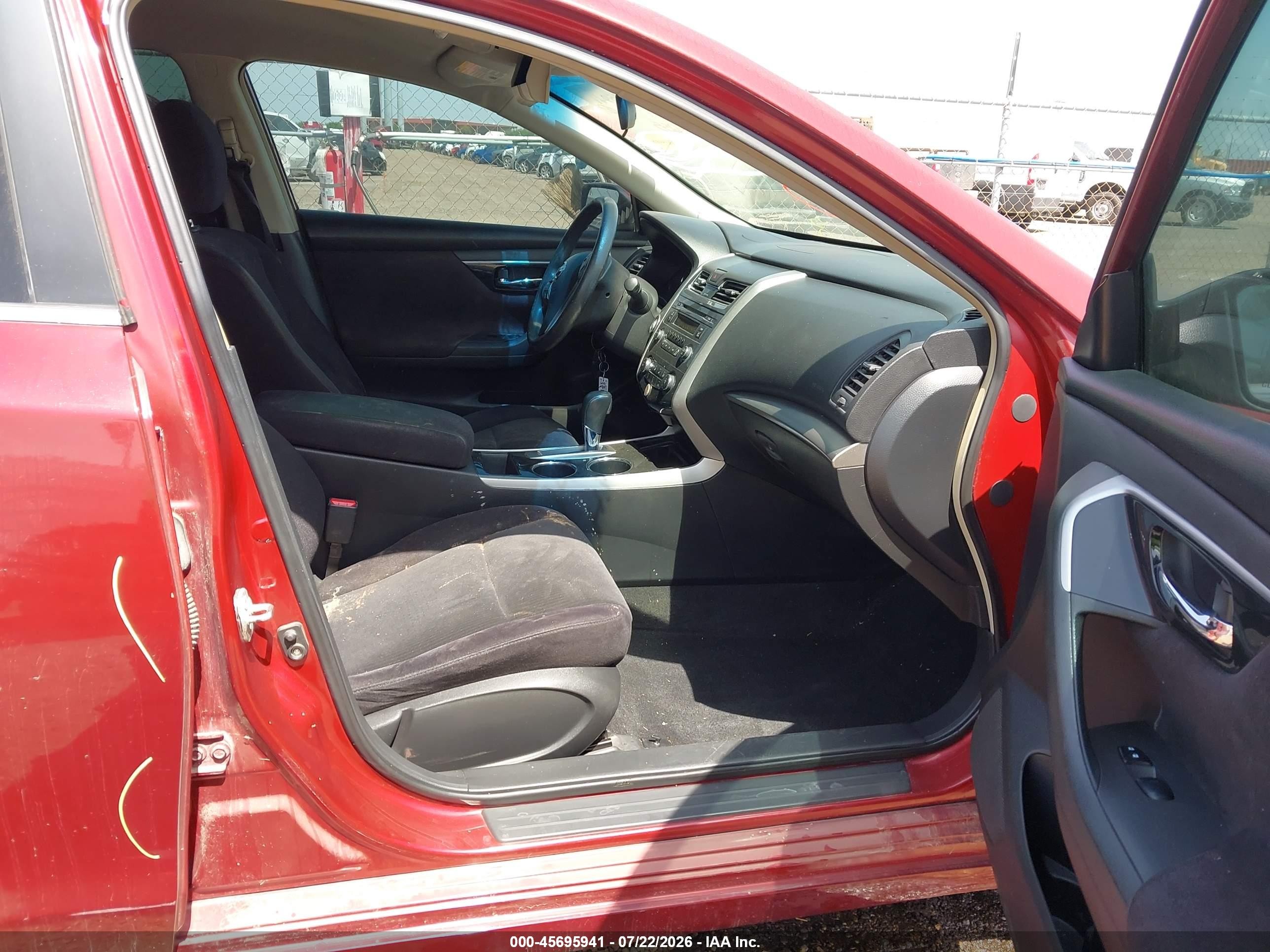 2013 Nissan Altima 2.5 S Red vin: 1N4AL3AP3DN580643