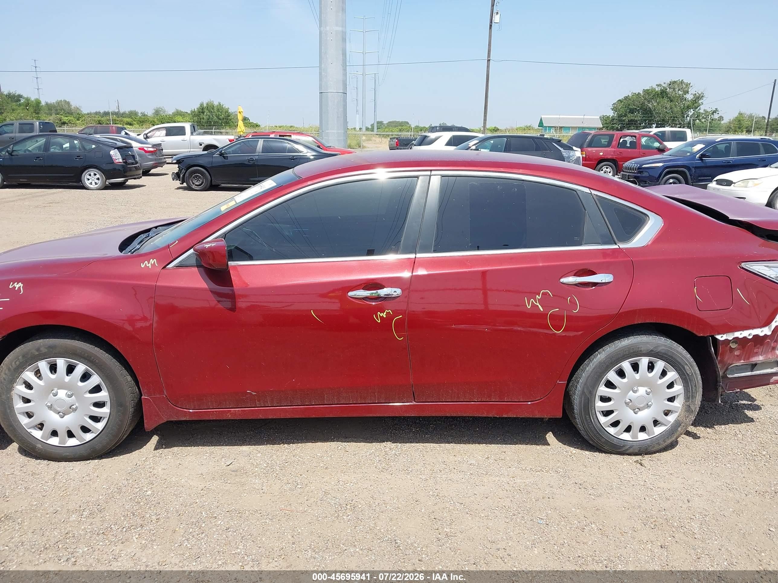 2013 Nissan Altima 2.5 S Red vin: 1N4AL3AP3DN580643