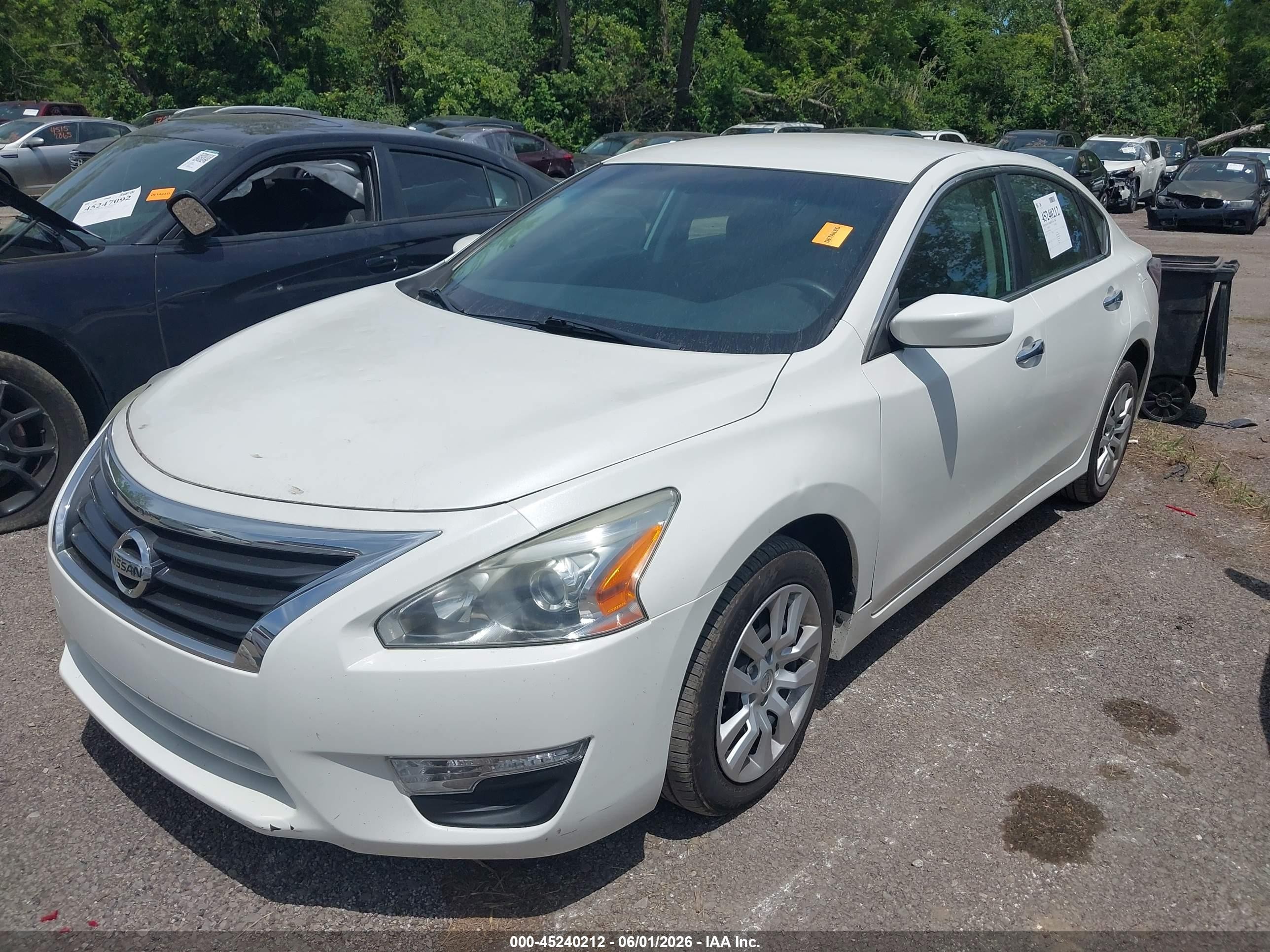 2014 Nissan Altima 2.5 S White vin: 1N4AL3AP3EC106091