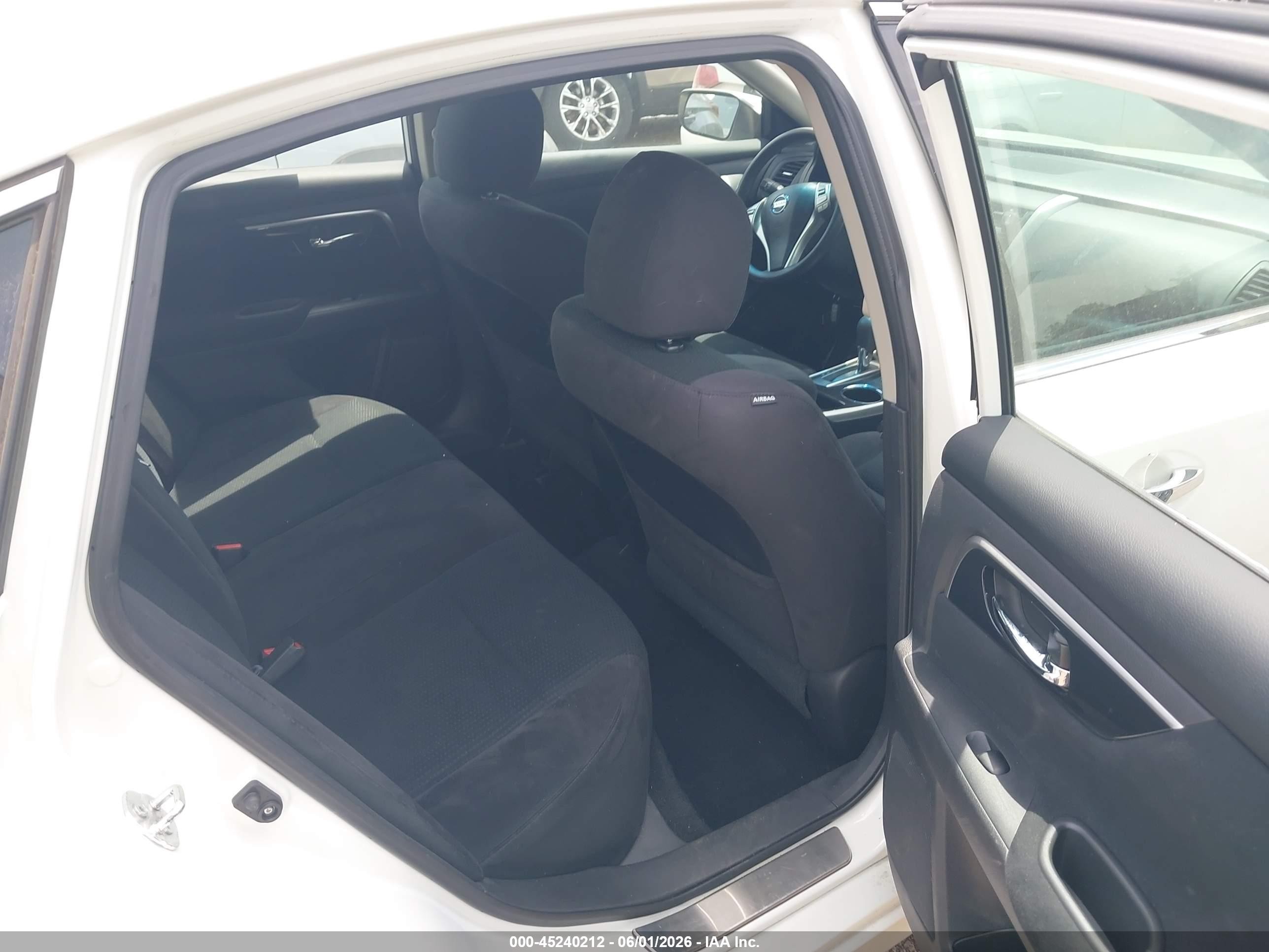 2014 Nissan Altima 2.5 S White vin: 1N4AL3AP3EC106091