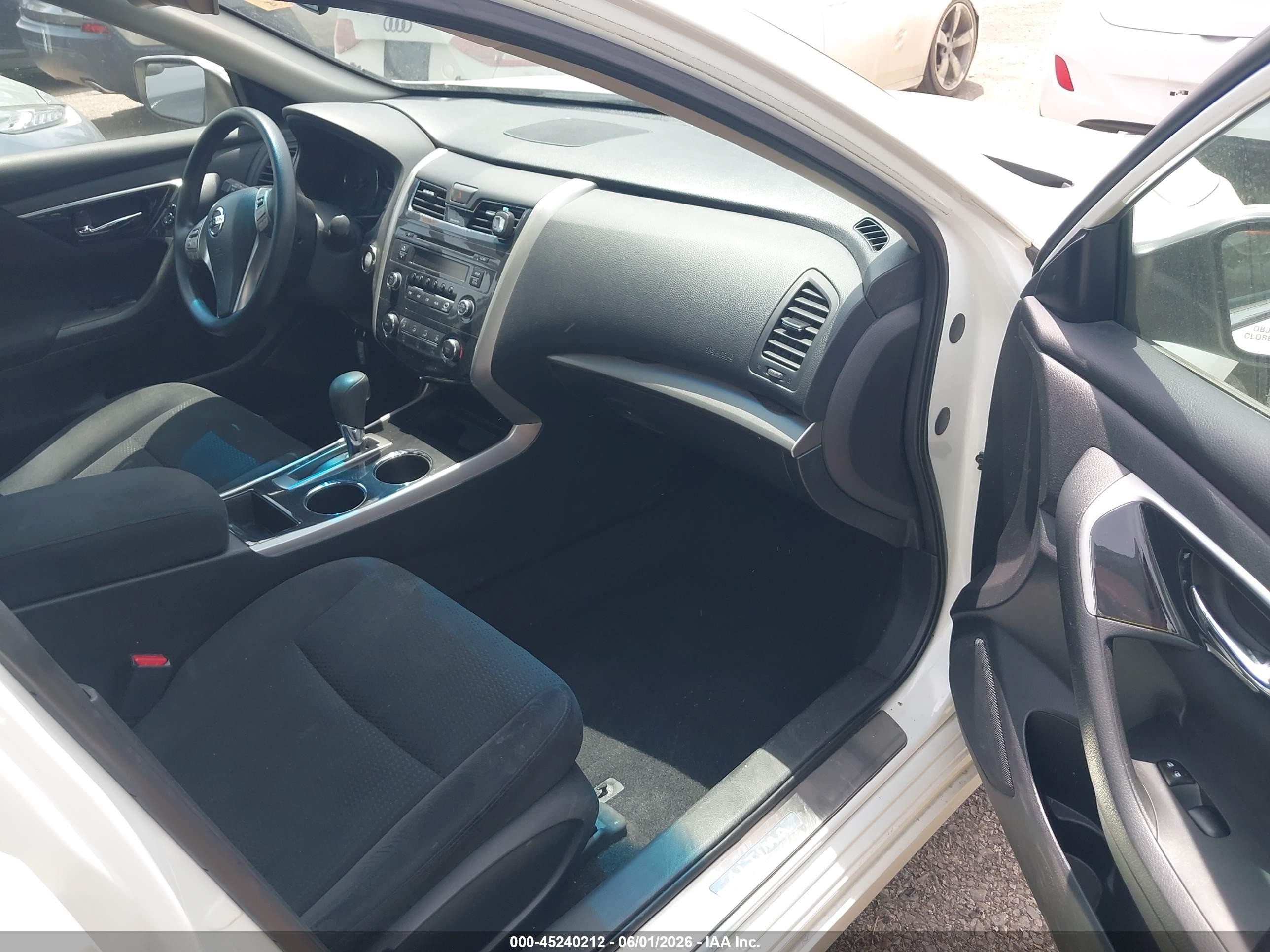 2014 Nissan Altima 2.5 S White vin: 1N4AL3AP3EC106091