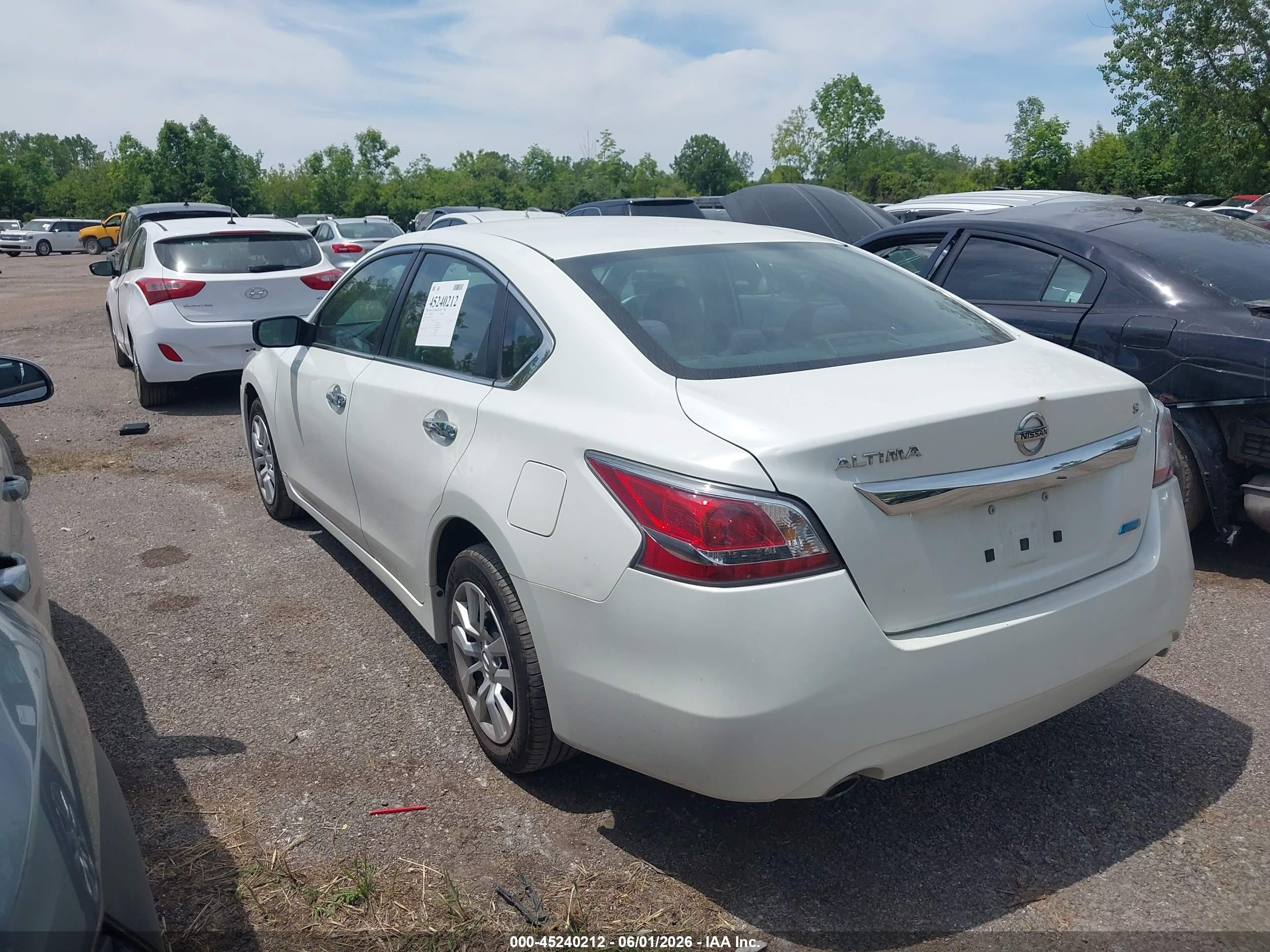 2014 Nissan Altima 2.5 S White vin: 1N4AL3AP3EC106091