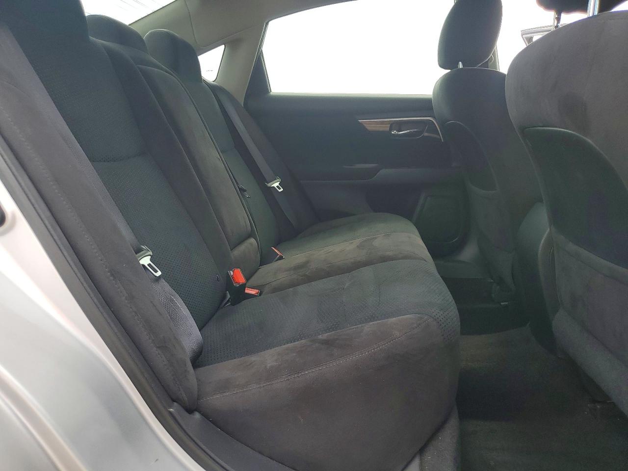 2014 Nissan Altima 2.5 Серебряный vin: 1N4AL3AP3EC107435