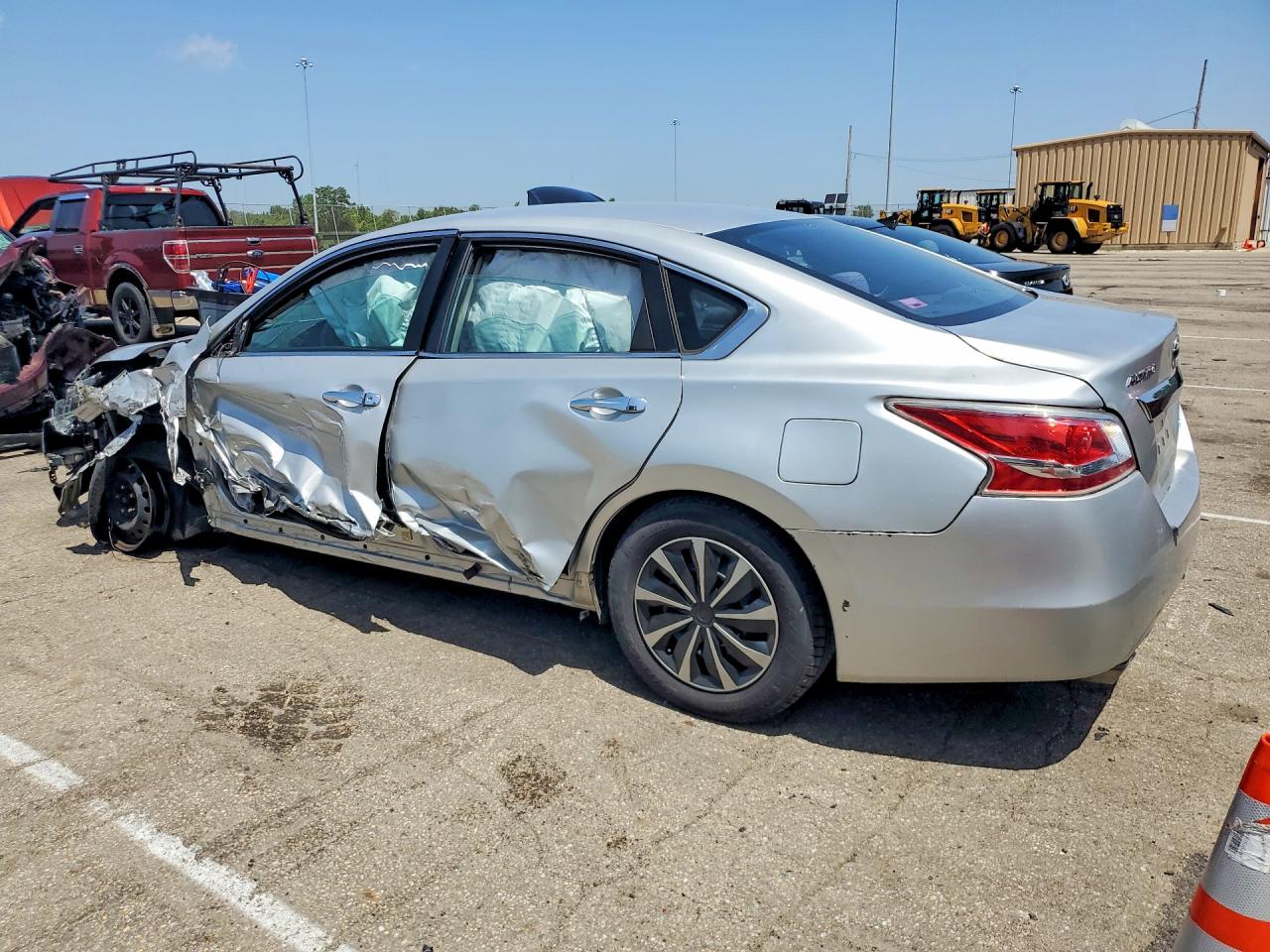 2014 Nissan Altima 2.5 S Серебряный vin: 1N4AL3AP3EC121965