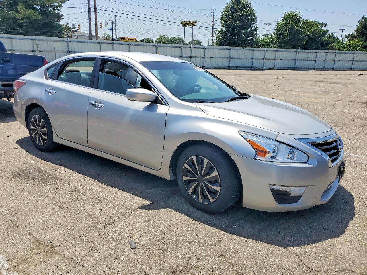 2014 Nissan Altima 2.5 S Серебряный vin: 1N4AL3AP3EC121965