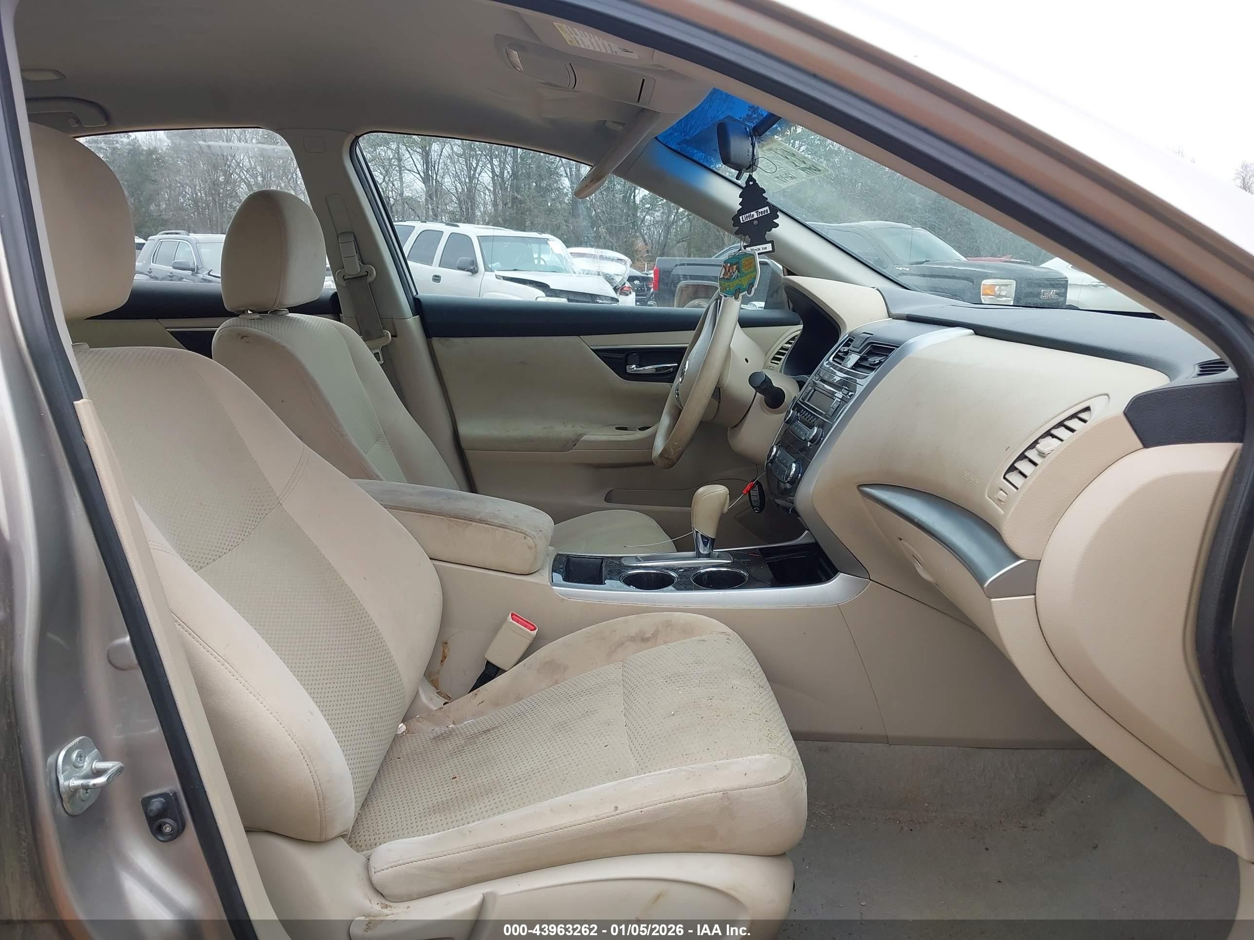 2014 Nissan Altima 2.5 S Tan vin: 1N4AL3AP3EC145862