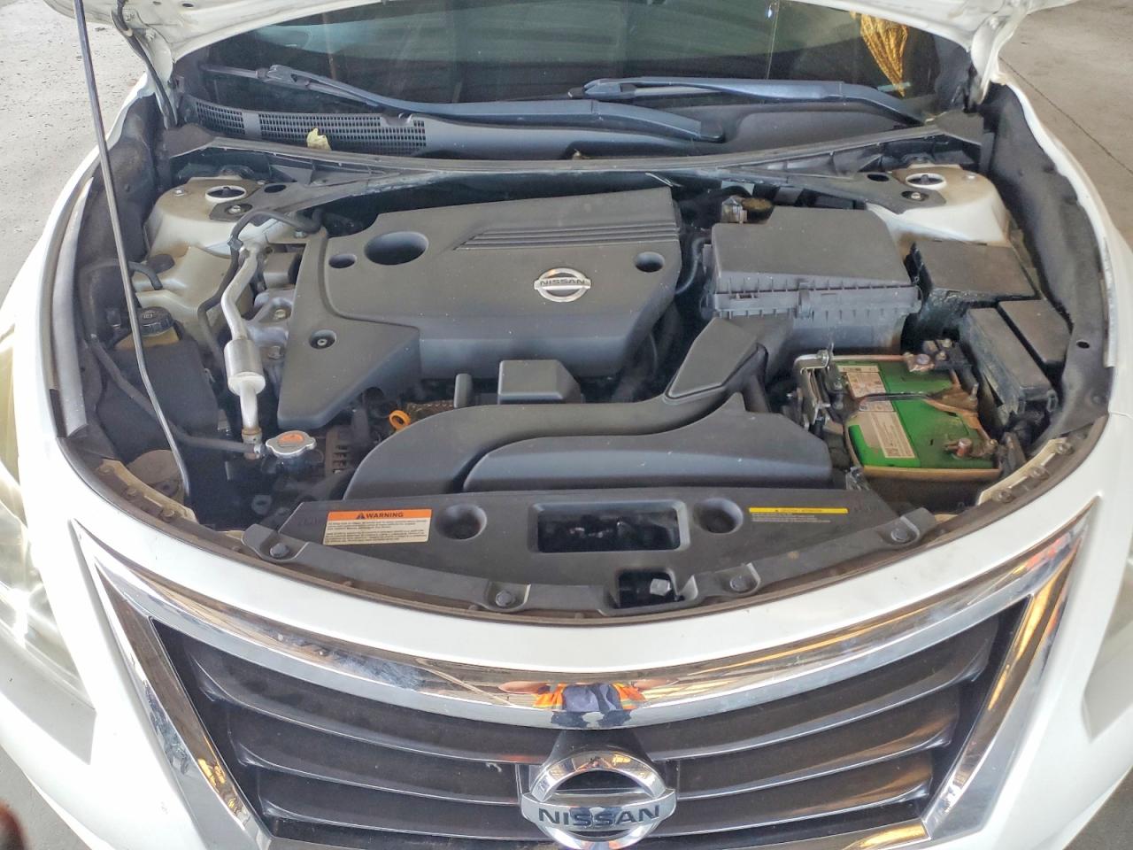 2014 Nissan Altima 2.5 S White vin: 1N4AL3AP3EC150267