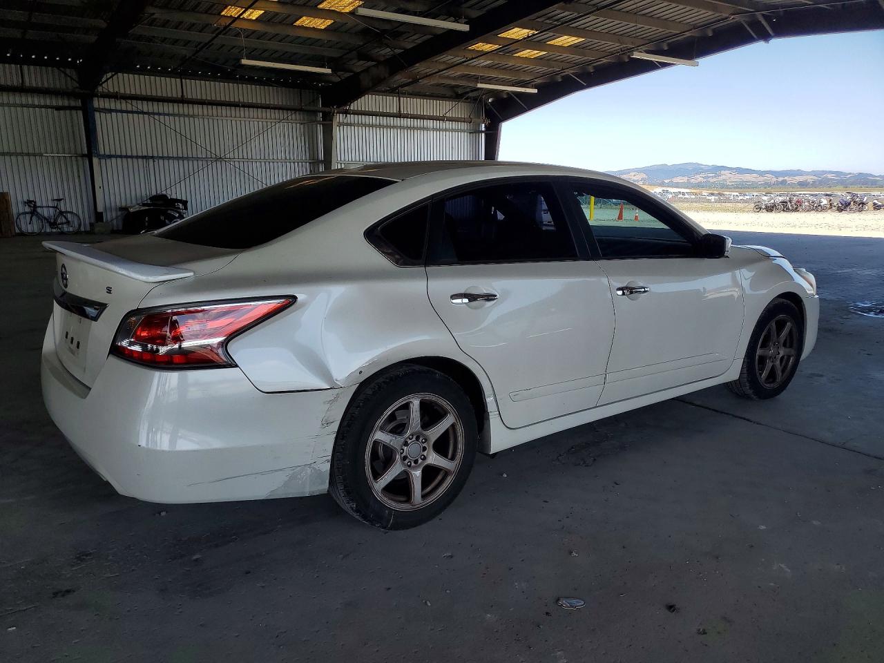 2014 Nissan Altima 2.5 S White vin: 1N4AL3AP3EC150267