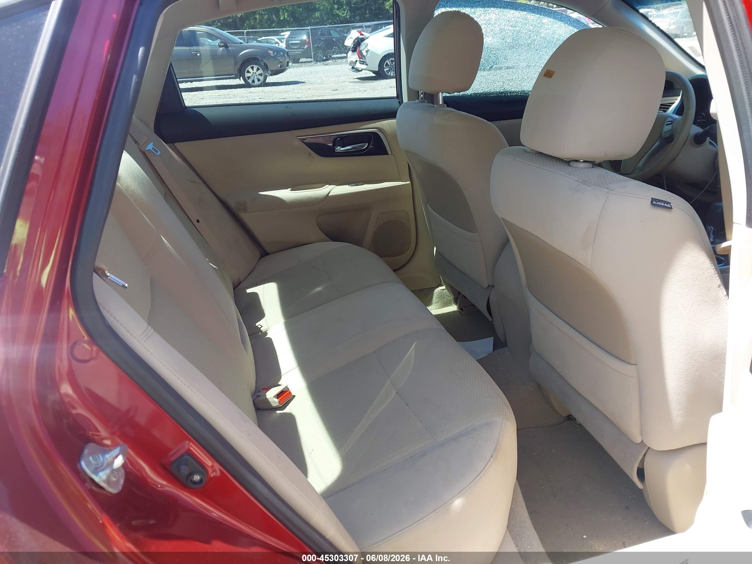 2014 Nissan Altima 2.5 S Red vin: 1N4AL3AP3EC155789