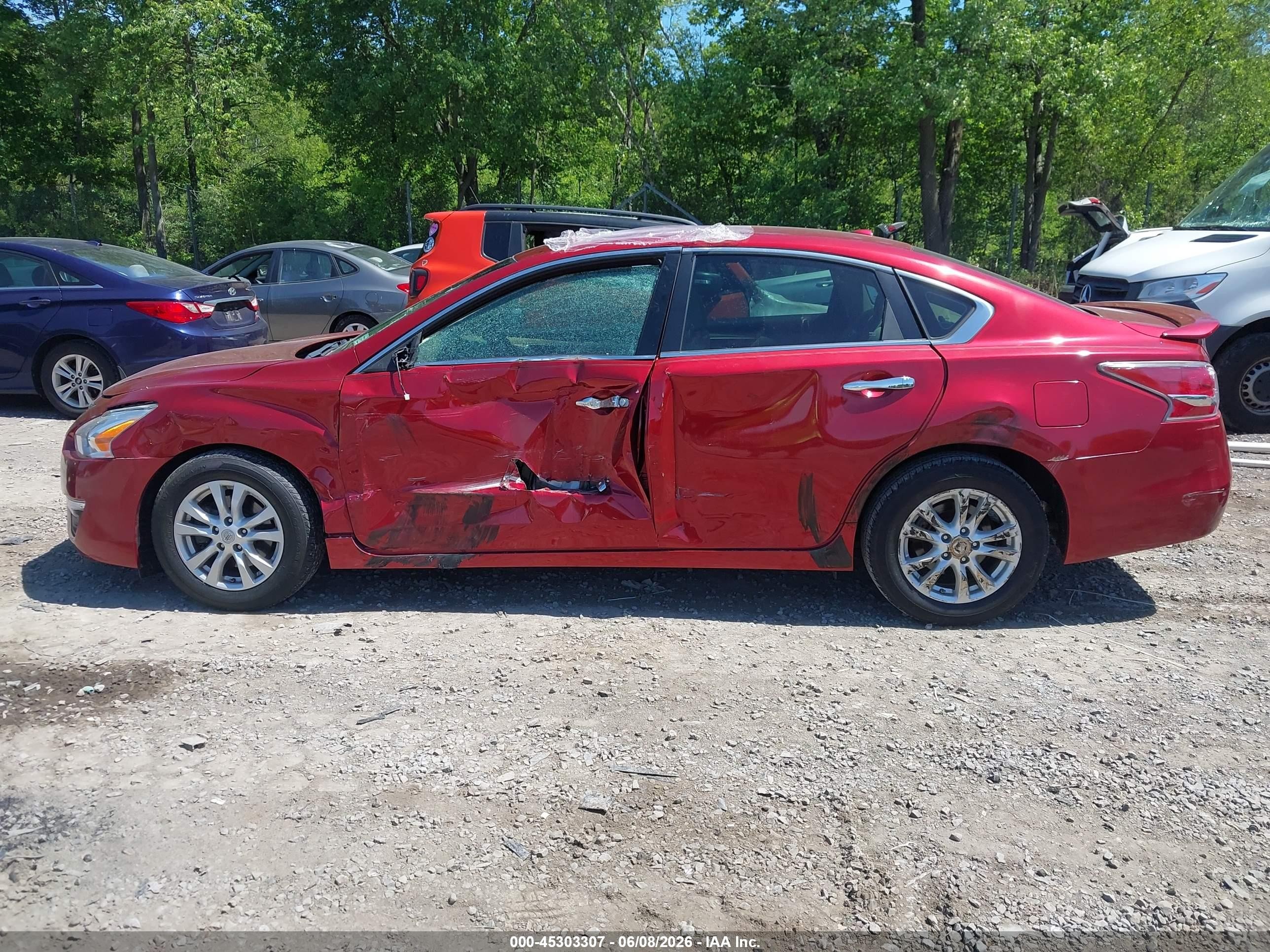 2014 Nissan Altima 2.5 S Red vin: 1N4AL3AP3EC155789