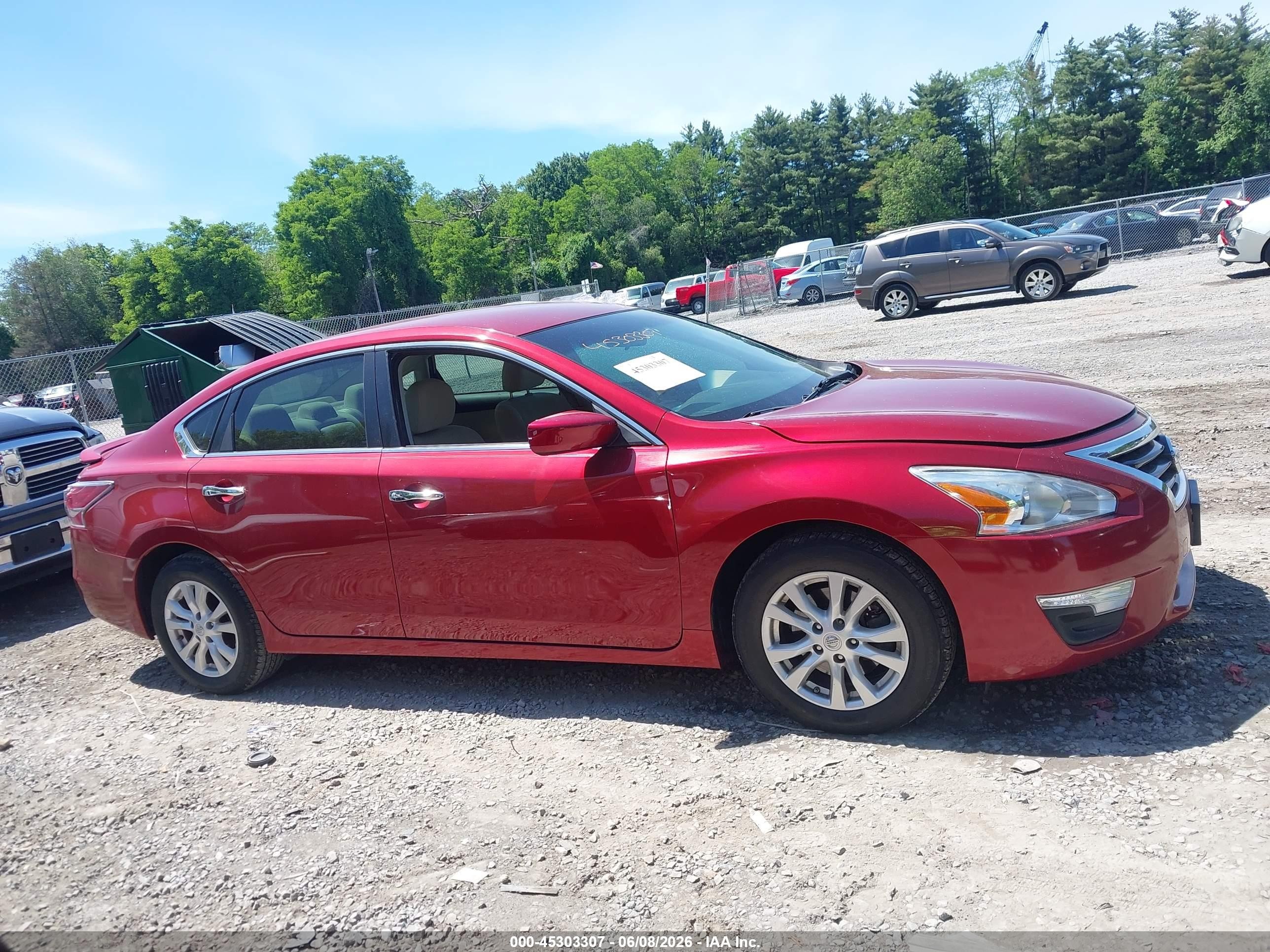 2014 Nissan Altima 2.5 S Red vin: 1N4AL3AP3EC155789