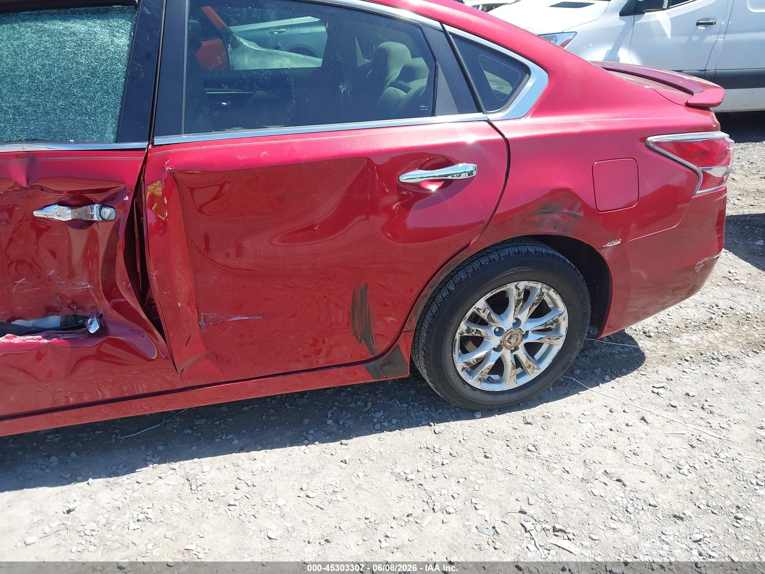 2014 Nissan Altima 2.5 S Red vin: 1N4AL3AP3EC155789