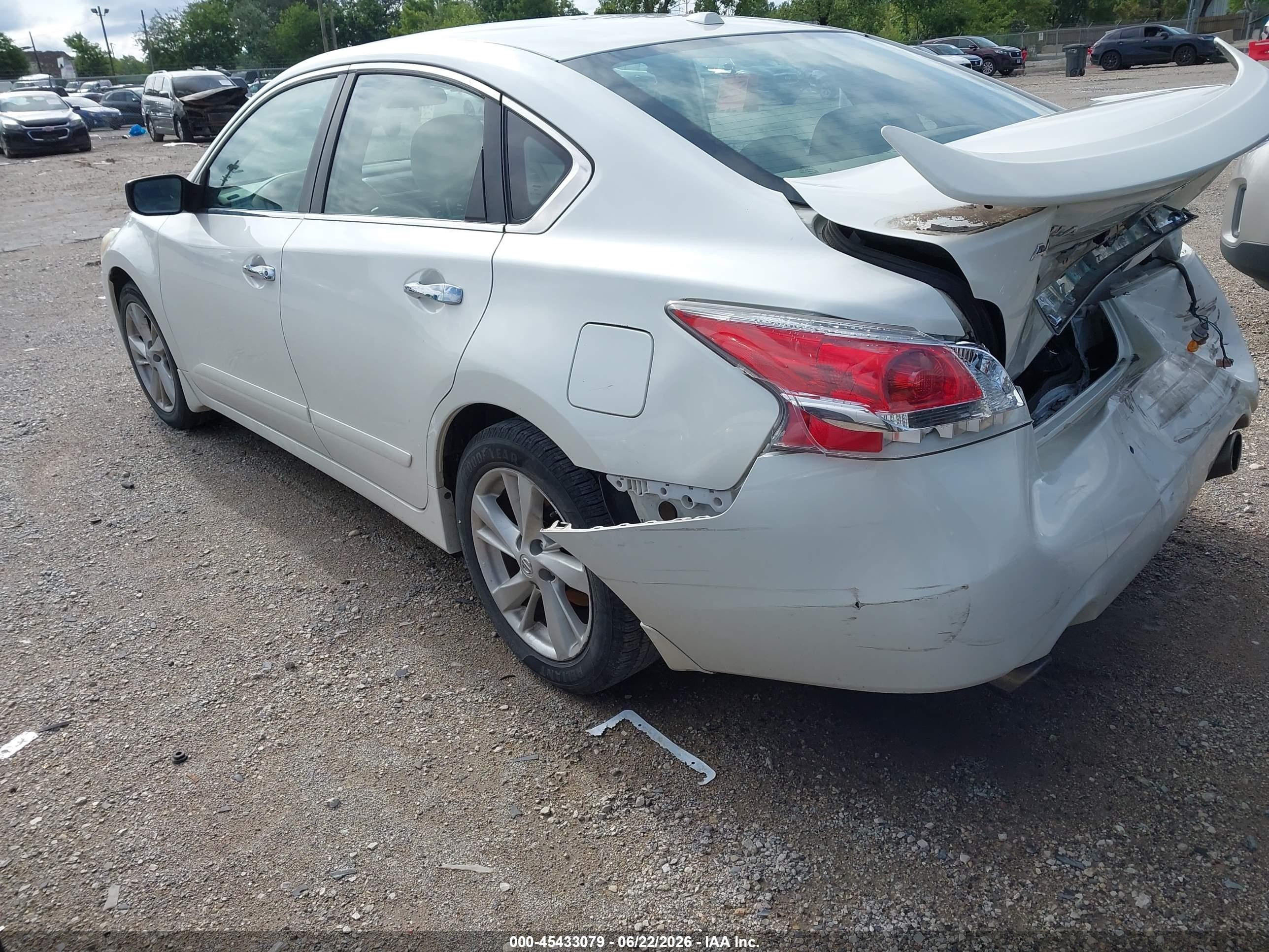 2014 Nissan Altima 2.5 Sv White vin: 1N4AL3AP3EC169367
