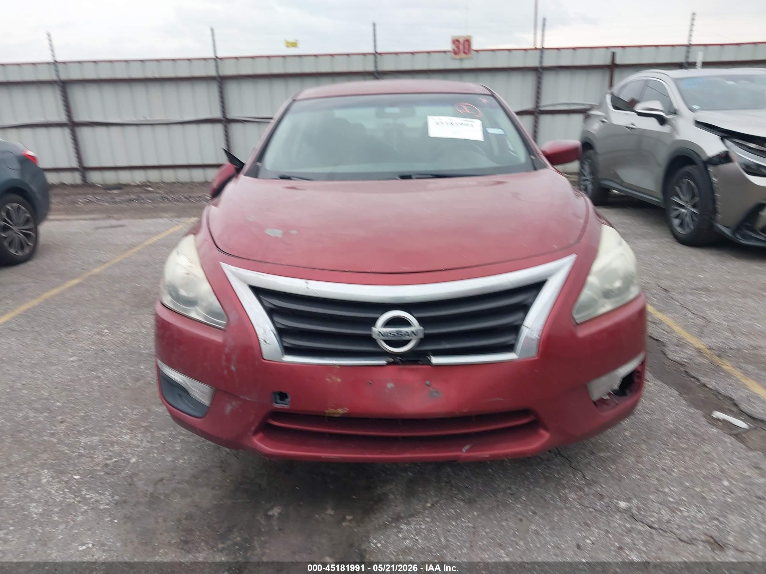 2014 Nissan Altima 2.5 S Red vin: 1N4AL3AP3EC172625