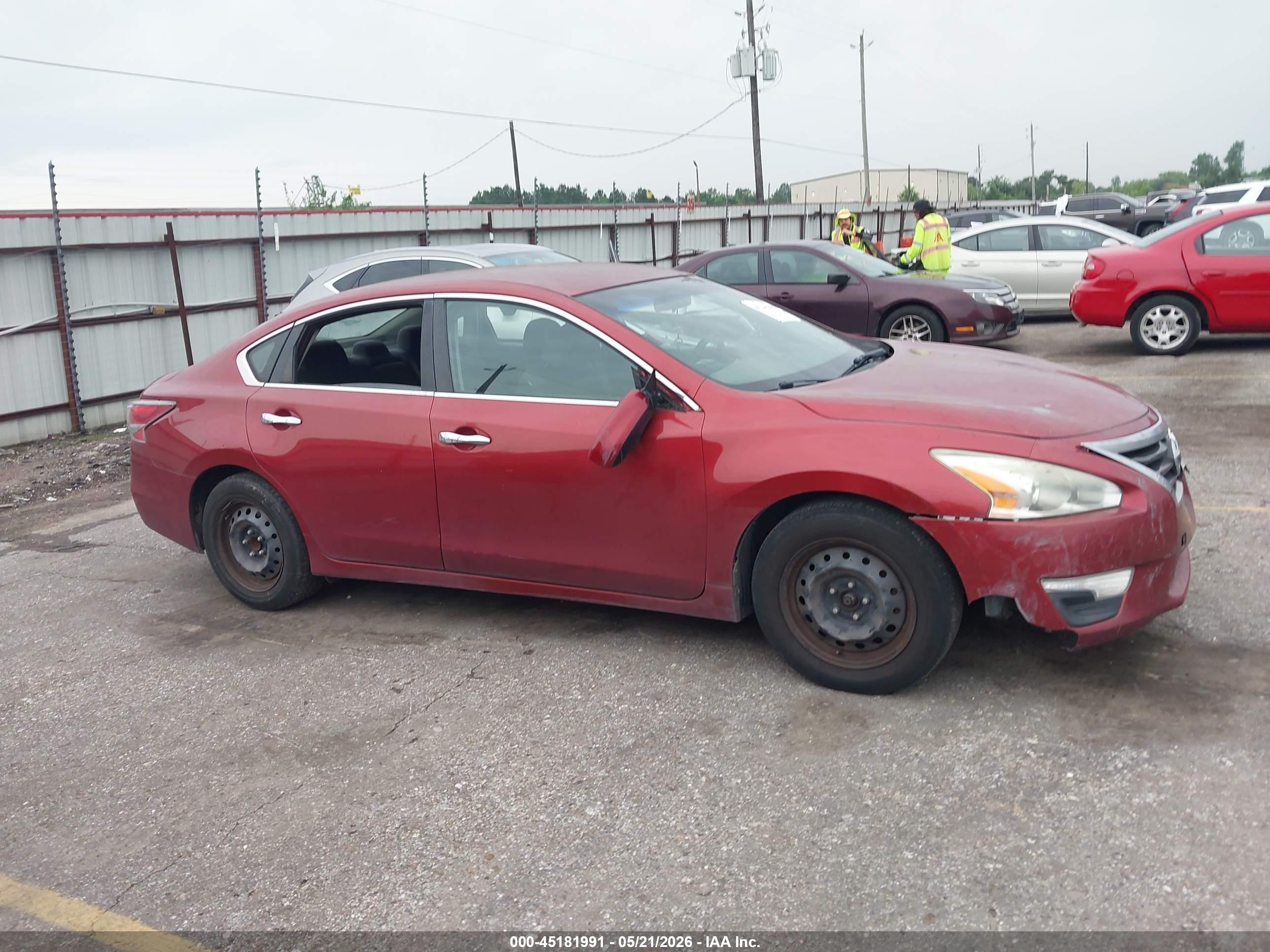 2014 Nissan Altima 2.5 S Red vin: 1N4AL3AP3EC172625