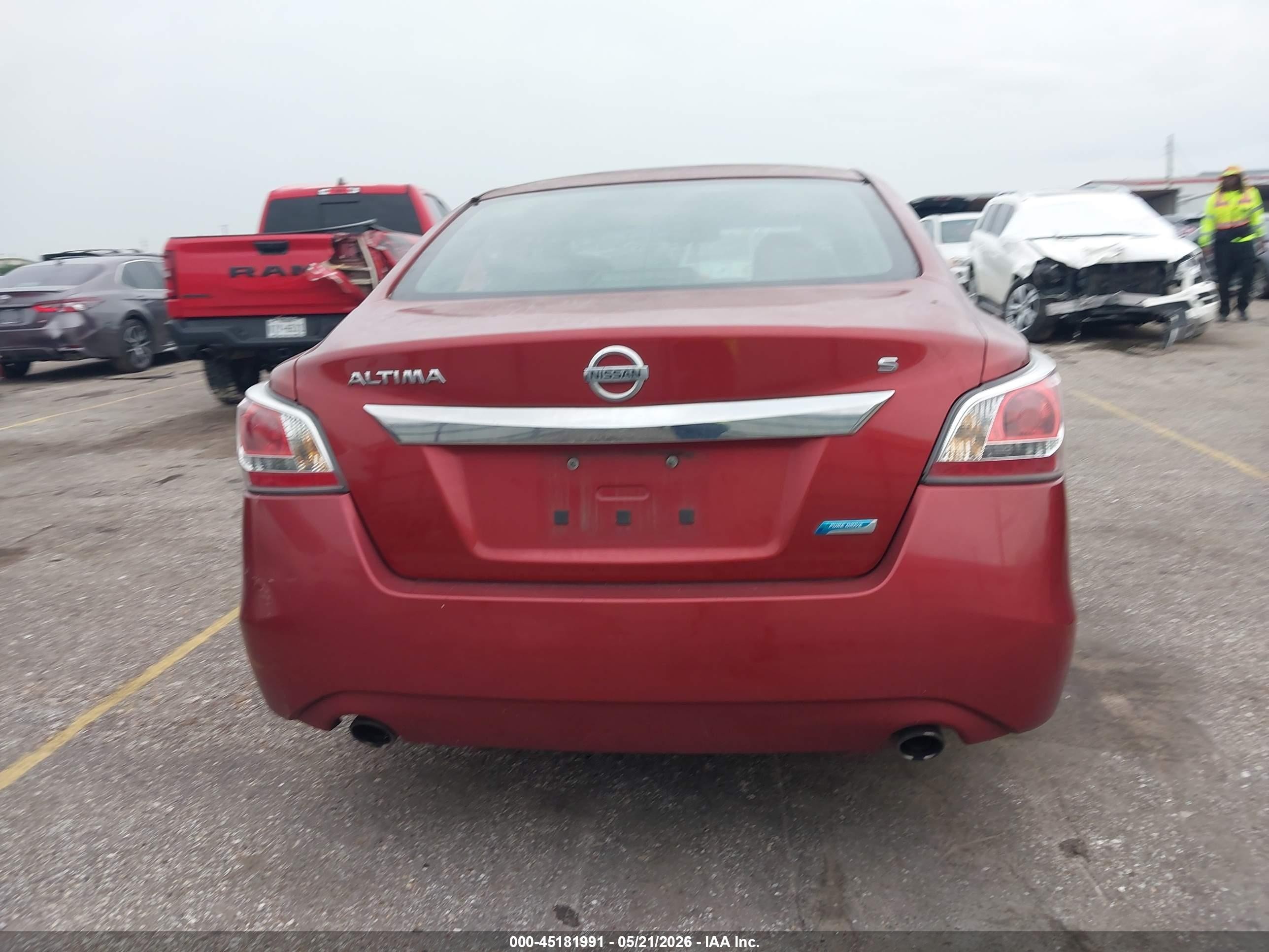 2014 Nissan Altima 2.5 S Red vin: 1N4AL3AP3EC172625