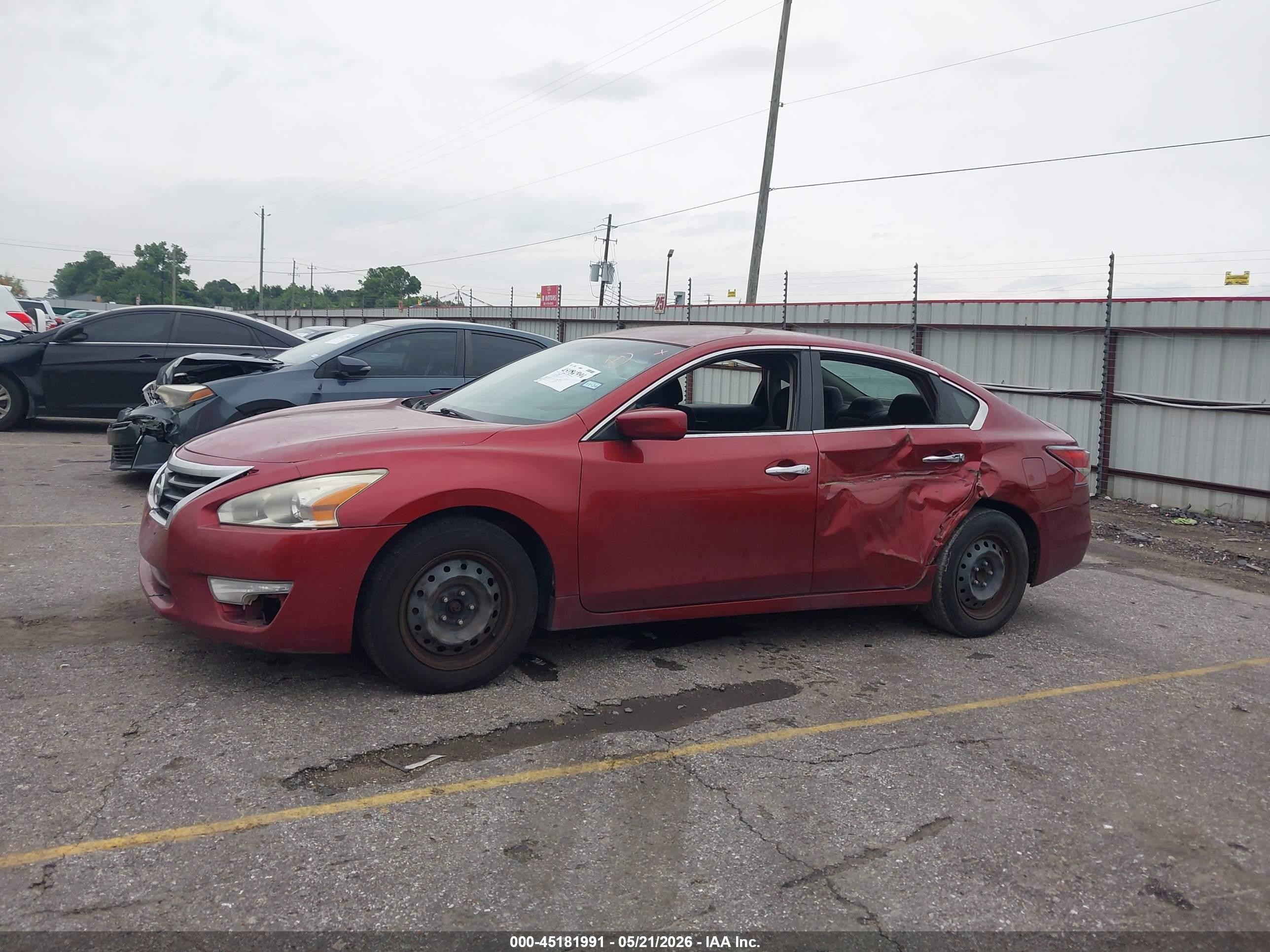 2014 Nissan Altima 2.5 S Red vin: 1N4AL3AP3EC172625