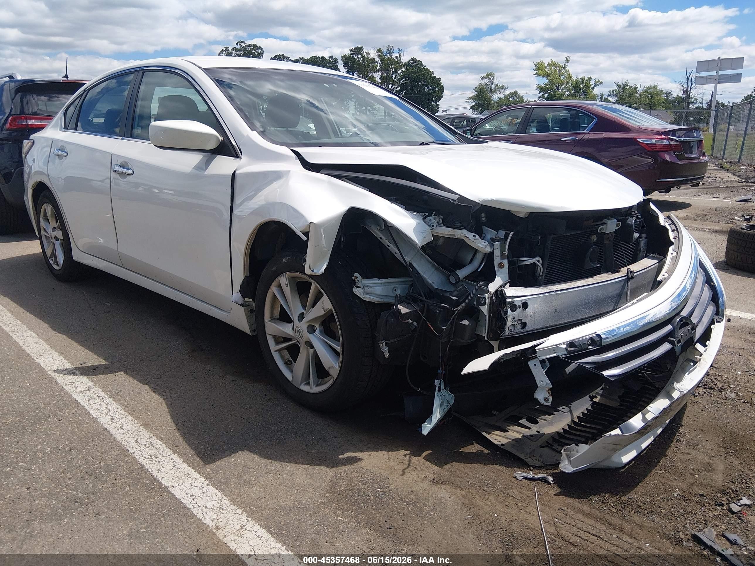 2014 Nissan Altima 2.5 Sv White vin: 1N4AL3AP3EC177369