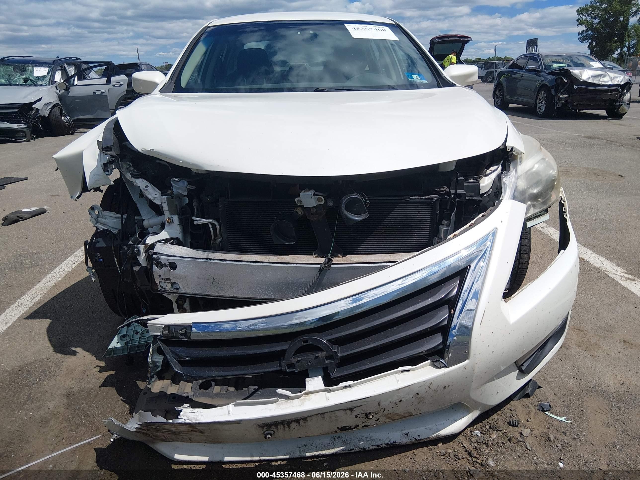 2014 Nissan Altima 2.5 Sv White vin: 1N4AL3AP3EC177369