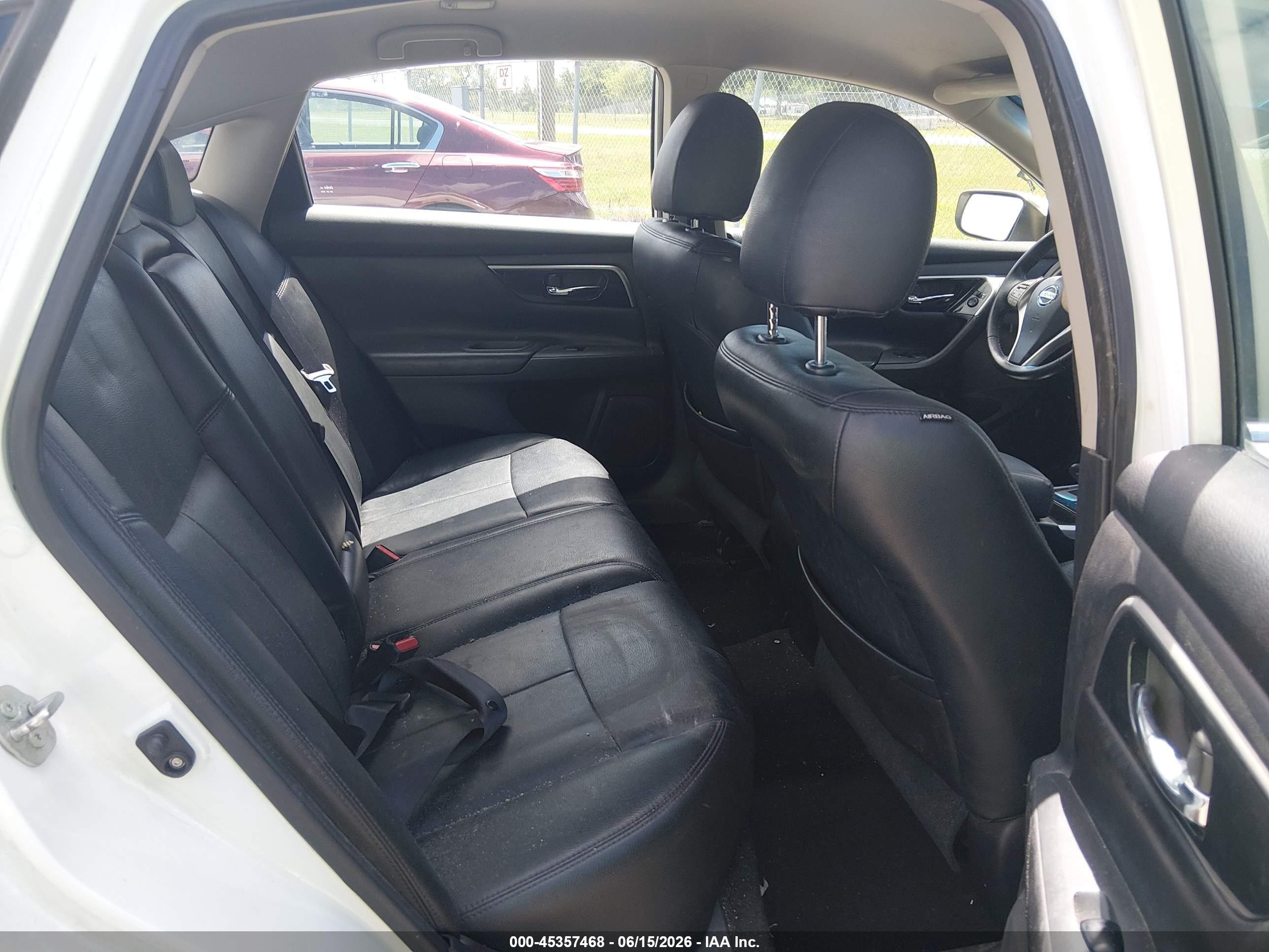 2014 Nissan Altima 2.5 Sv White vin: 1N4AL3AP3EC177369